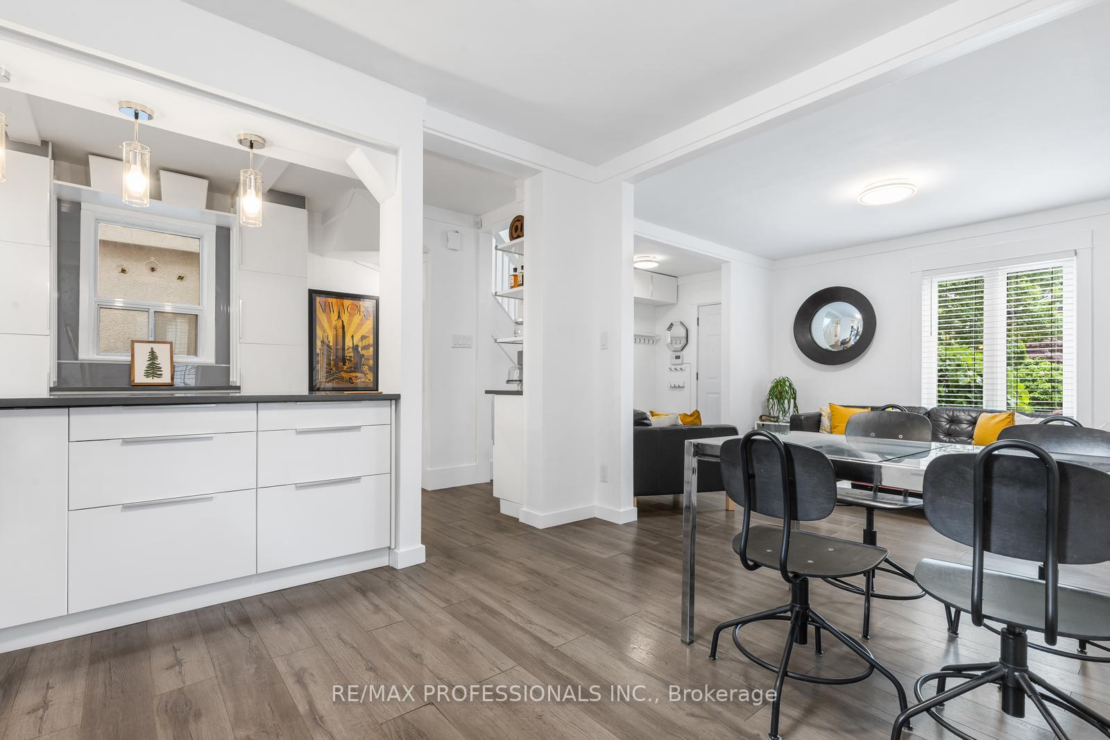Photo 12 of 52 Third Street, Etobicoke, New Toronto — HOMEH