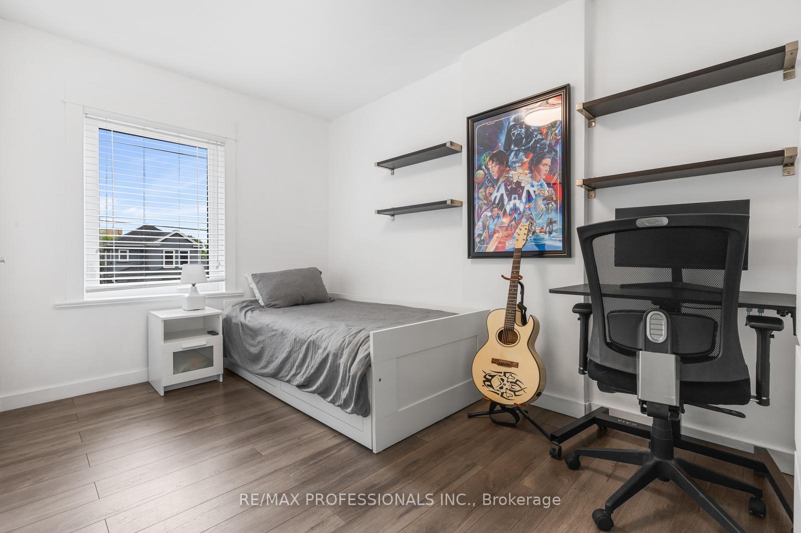 Photo 22 of 52 Third Street, Etobicoke, New Toronto — HOMEH
