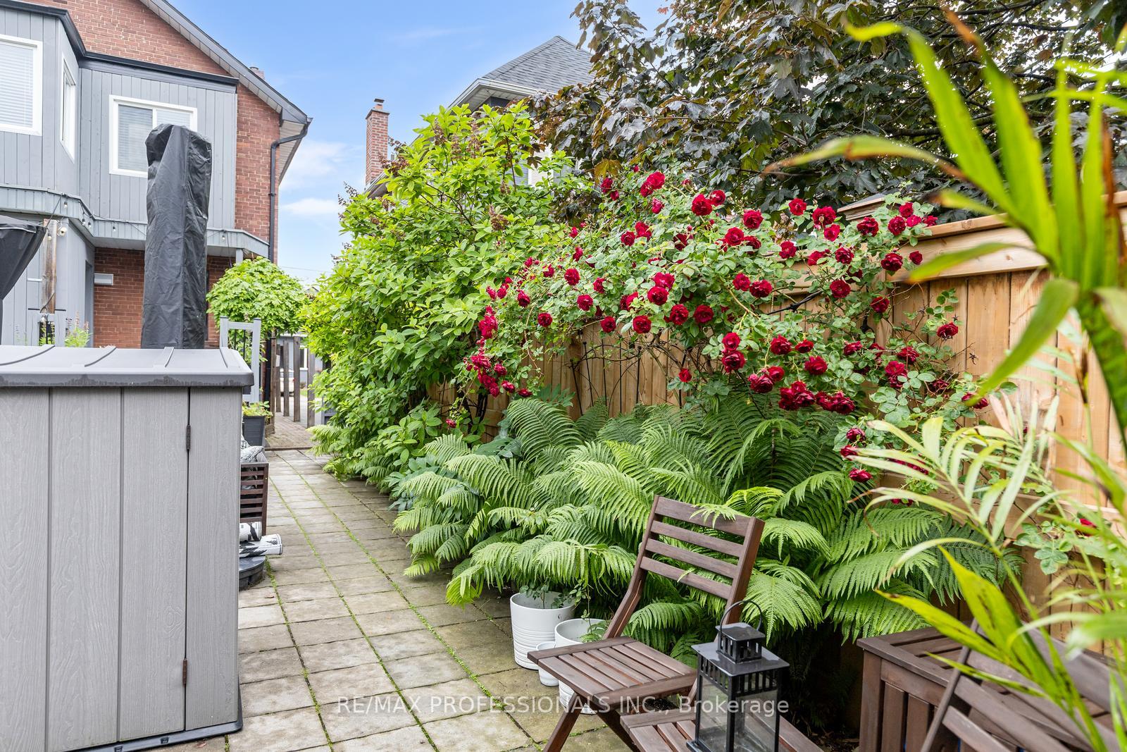 Photo 41 of 52 Third Street, Etobicoke, New Toronto — HOMEH