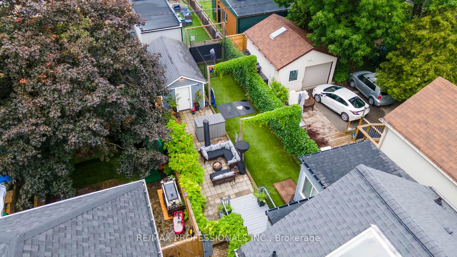 Photo 43 of 52 Third Street, Etobicoke, New Toronto — HOMEH