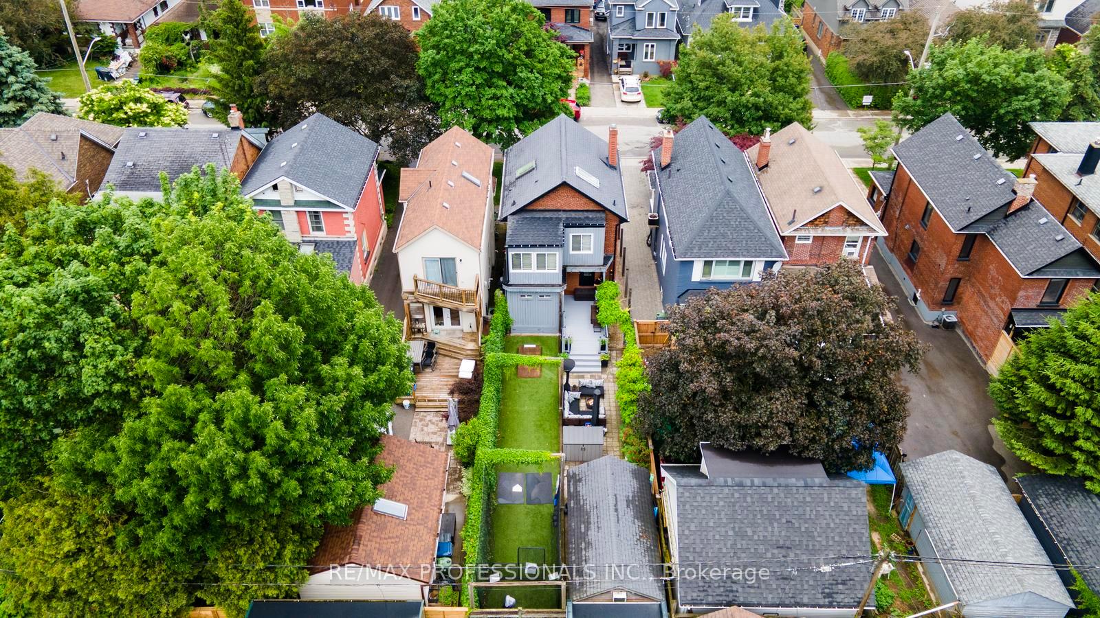 Photo 45 of 52 Third Street, Etobicoke, New Toronto — HOMEH