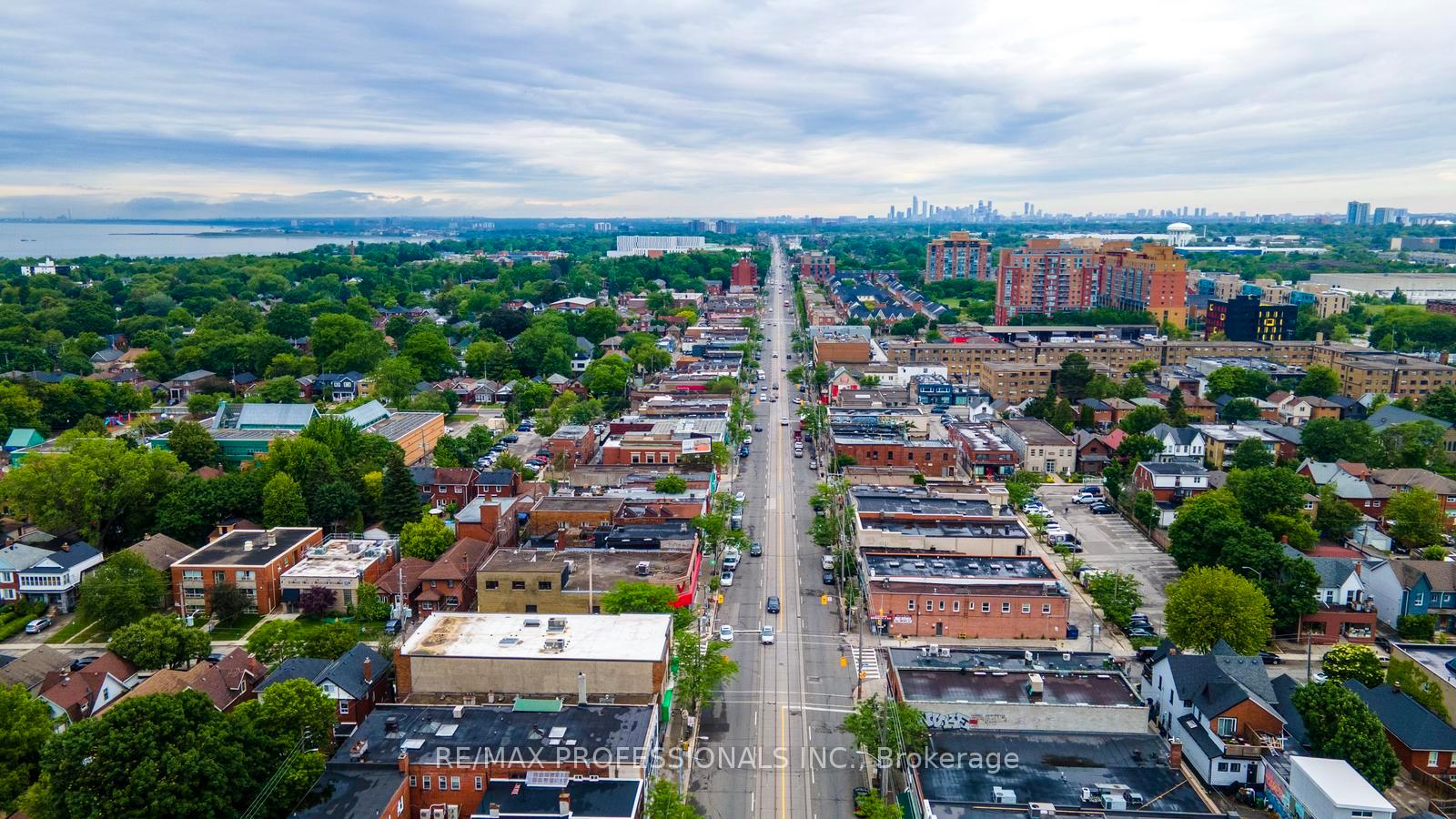 Photo 50 of 52 Third Street, Etobicoke, New Toronto — HOMEH