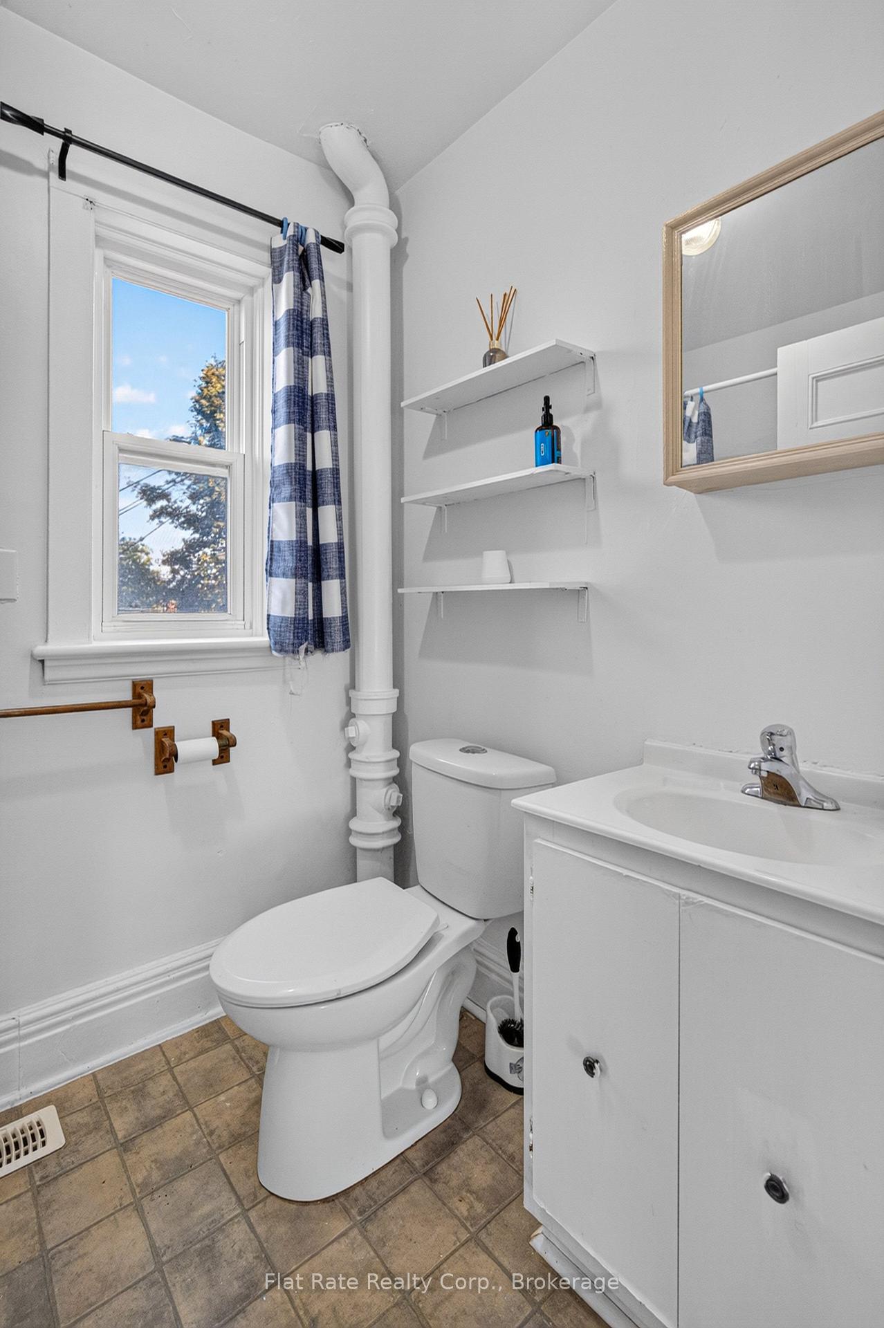 Photo 14 of Unit 2ND FLOOR, 476 Donegal Street, Peterborough, Town Ward 3 — HOMEH