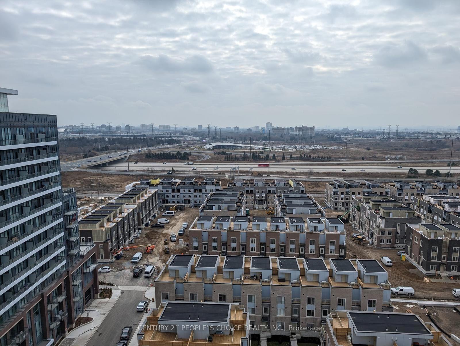 Photo 5 of Unit 1706, 38 Honeycrisp Crescent, Vaughan, Vaughan Corporate Centre — HOMEH