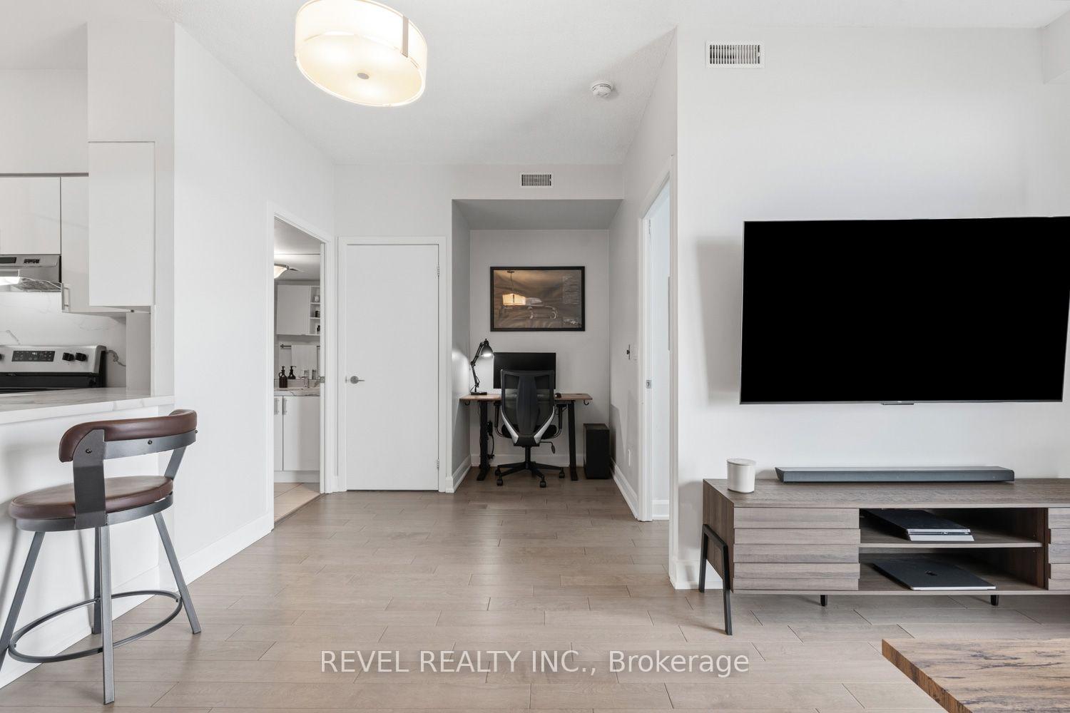 Photo 10 of Unit 2001, 231 Fort York Boulevard, Toronto, Niagara — HOMEH