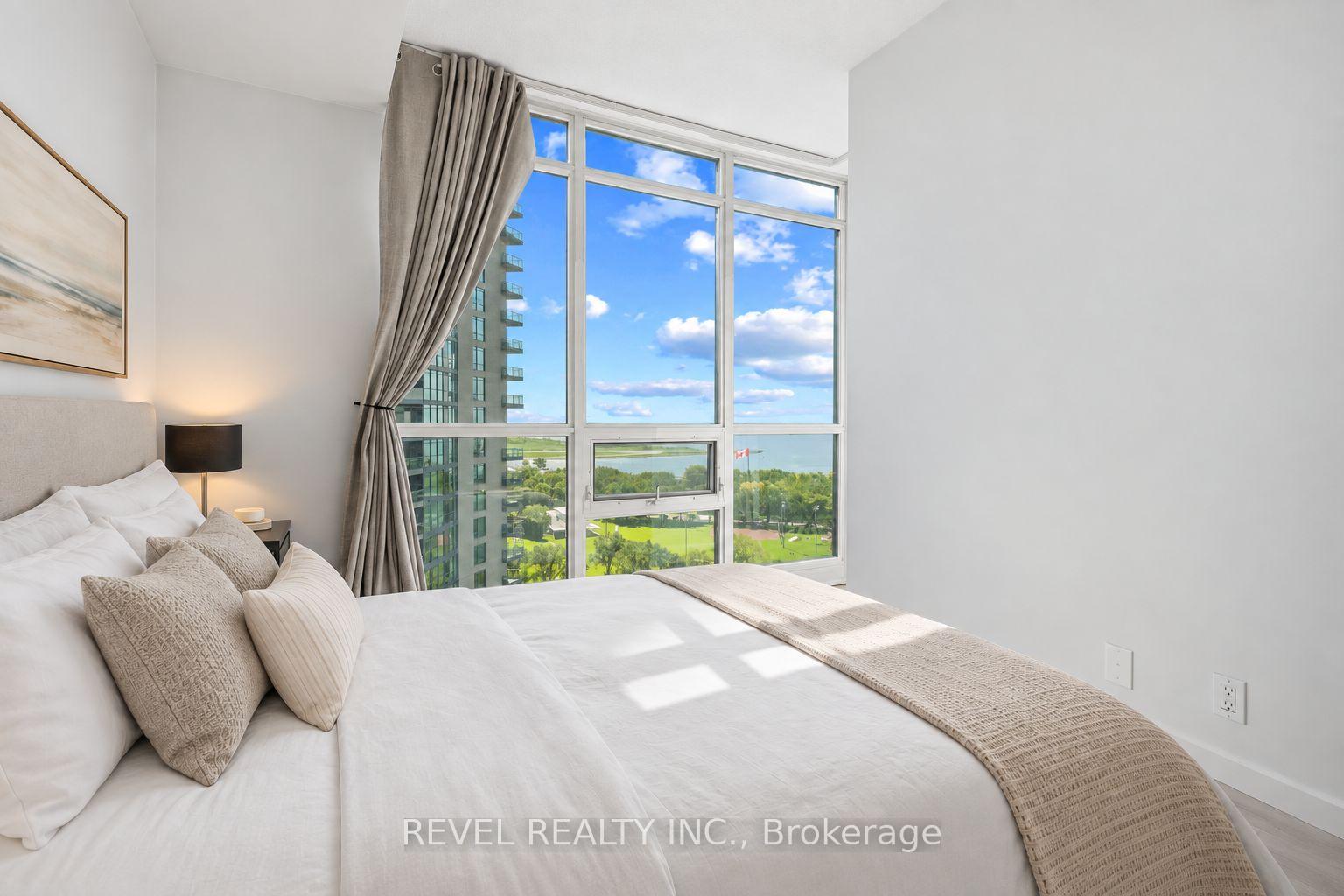 Photo 11 of Unit 2001, 231 Fort York Boulevard, Toronto, Niagara — HOMEH