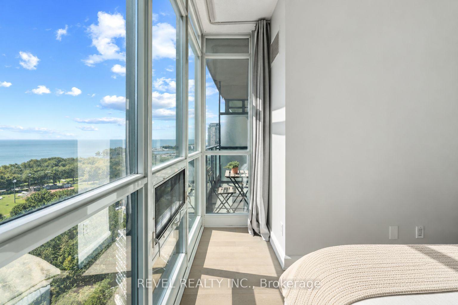 Photo 13 of Unit 2001, 231 Fort York Boulevard, Toronto, Niagara — HOMEH