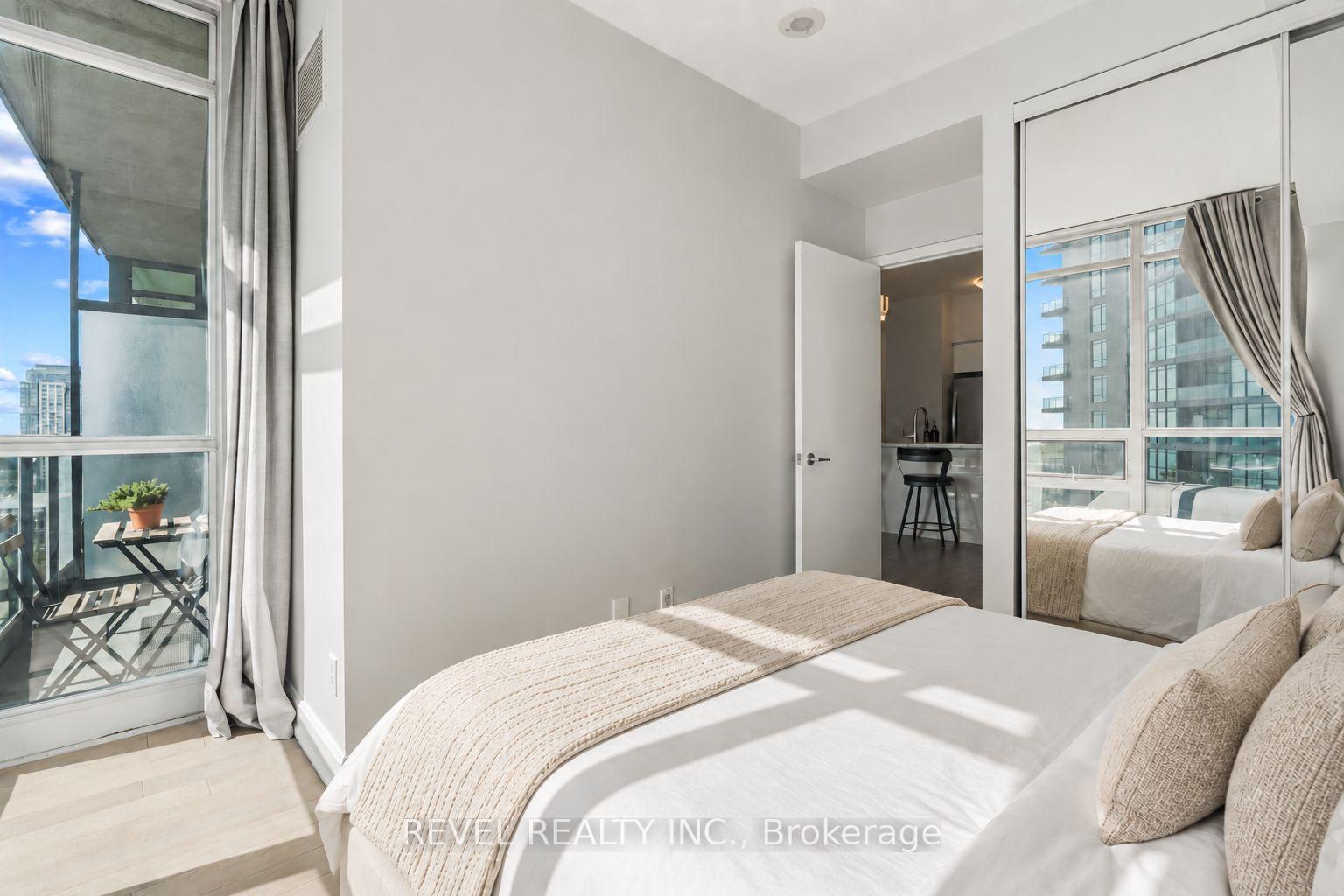 Photo 15 of Unit 2001, 231 Fort York Boulevard, Toronto, Niagara — HOMEH