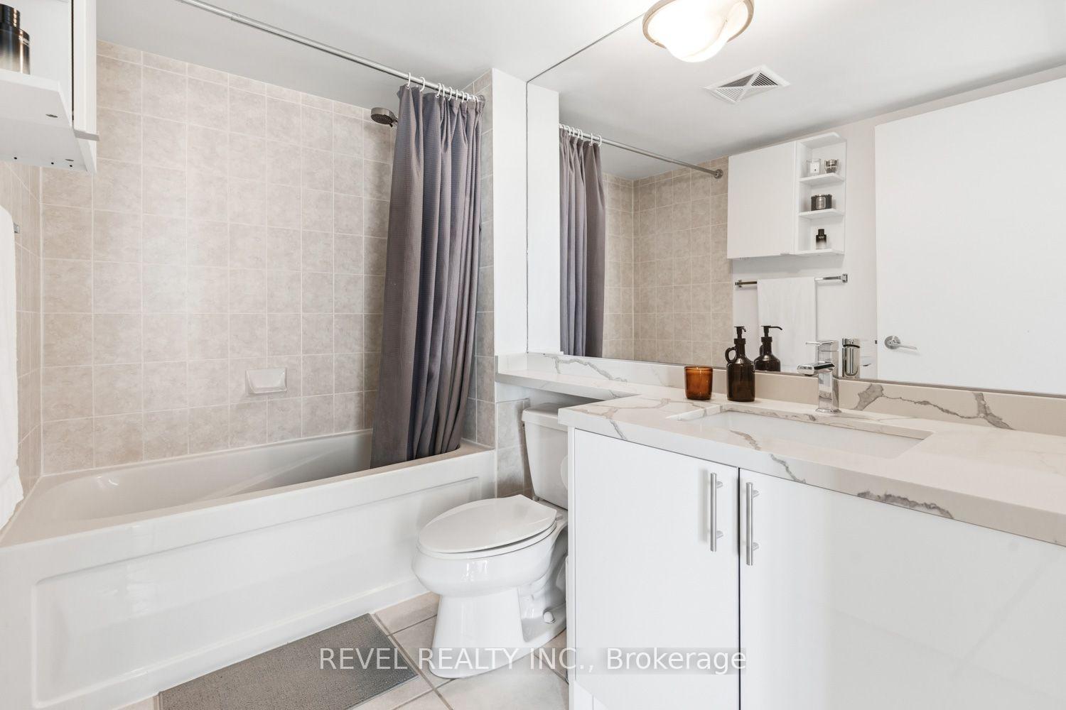Photo 16 of Unit 2001, 231 Fort York Boulevard, Toronto, Niagara — HOMEH