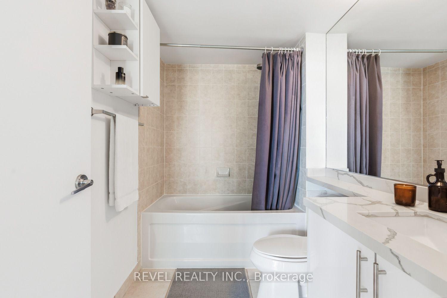 Photo 17 of Unit 2001, 231 Fort York Boulevard, Toronto, Niagara — HOMEH