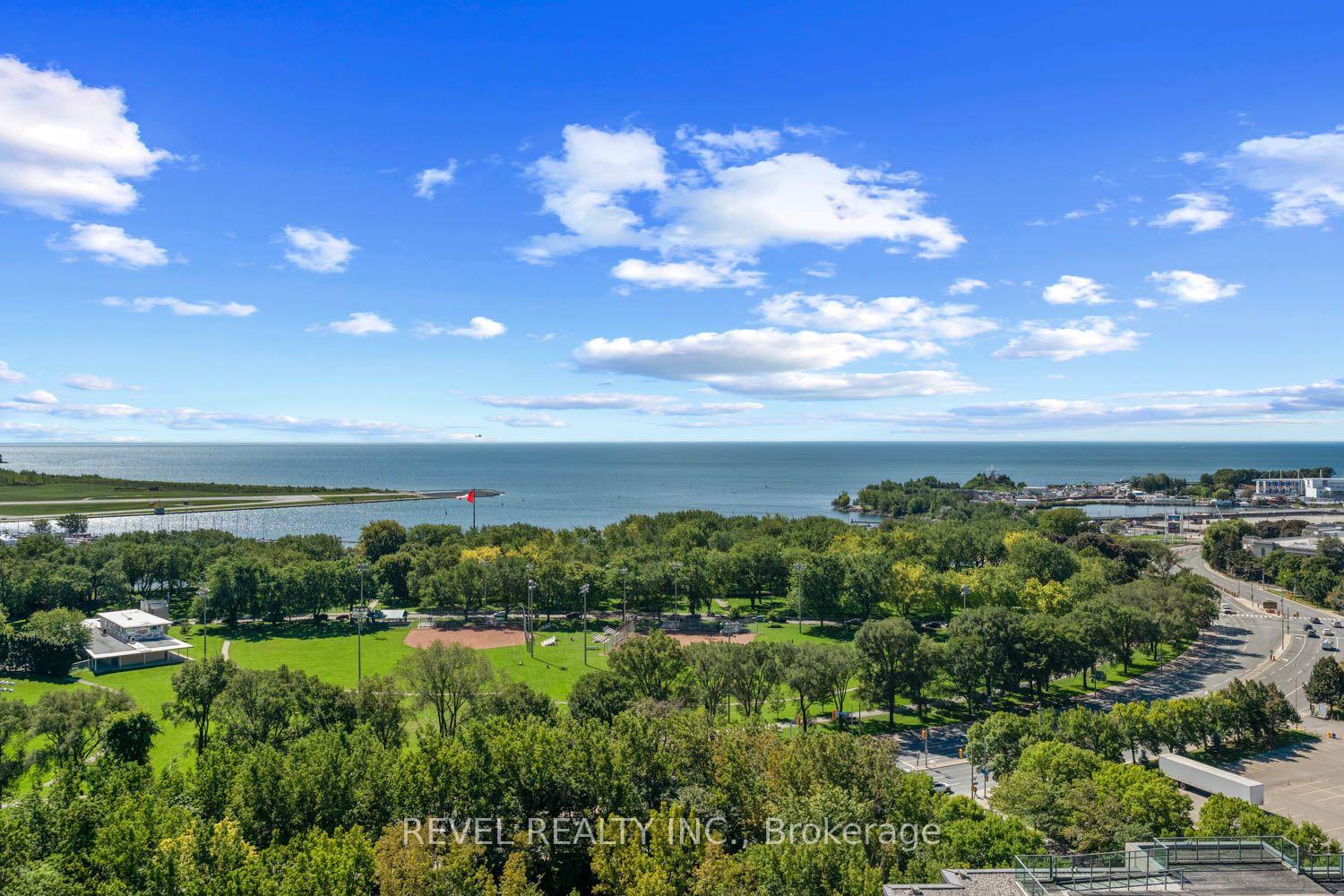 Photo 21 of Unit 2001, 231 Fort York Boulevard, Toronto, Niagara — HOMEH