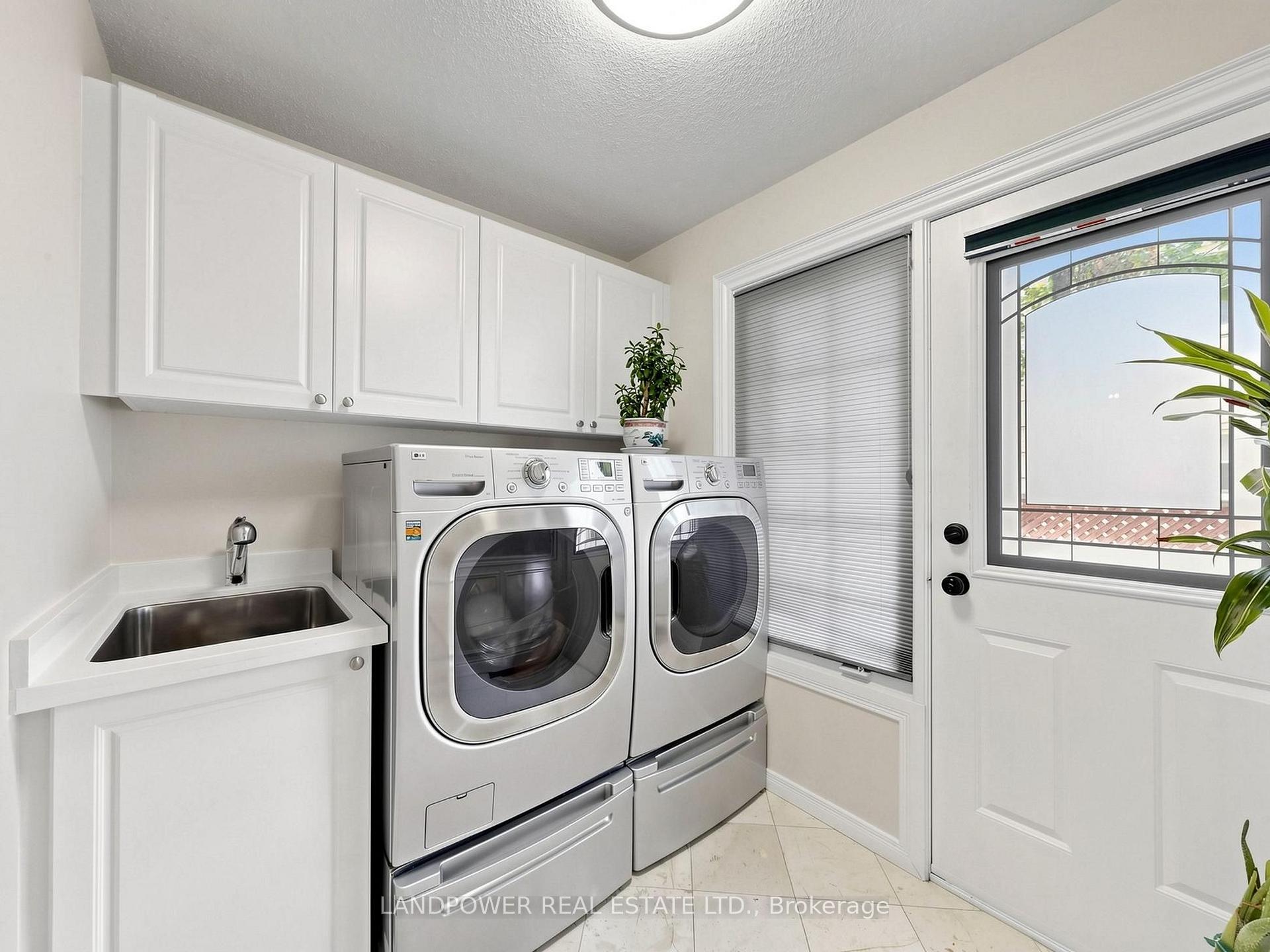 Photo 41 of 16 Longwater Chase, Markham, Unionville — HOMEH
