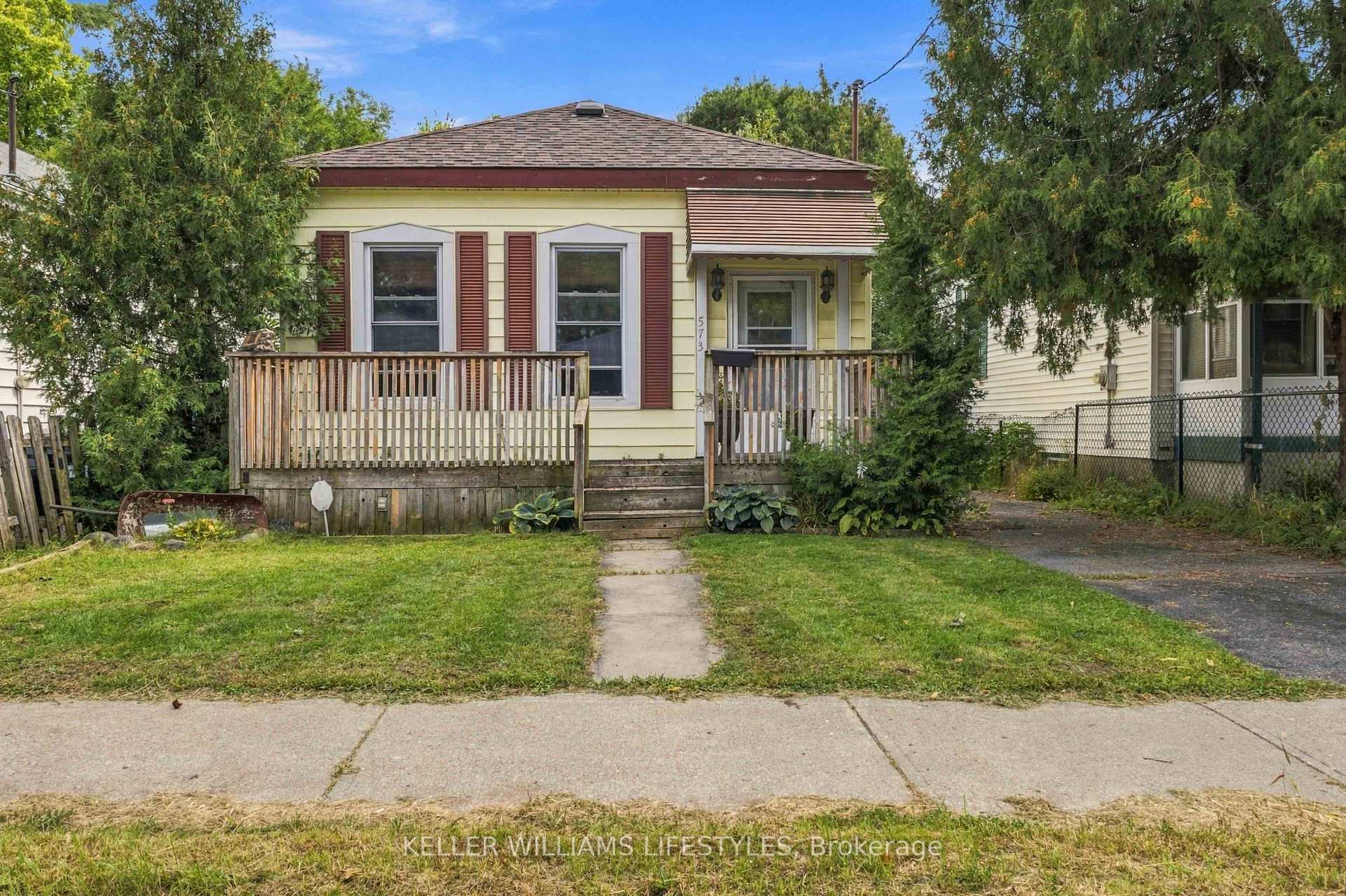 Photo 1 of 573 Hill Street, London, East K — HOMEH