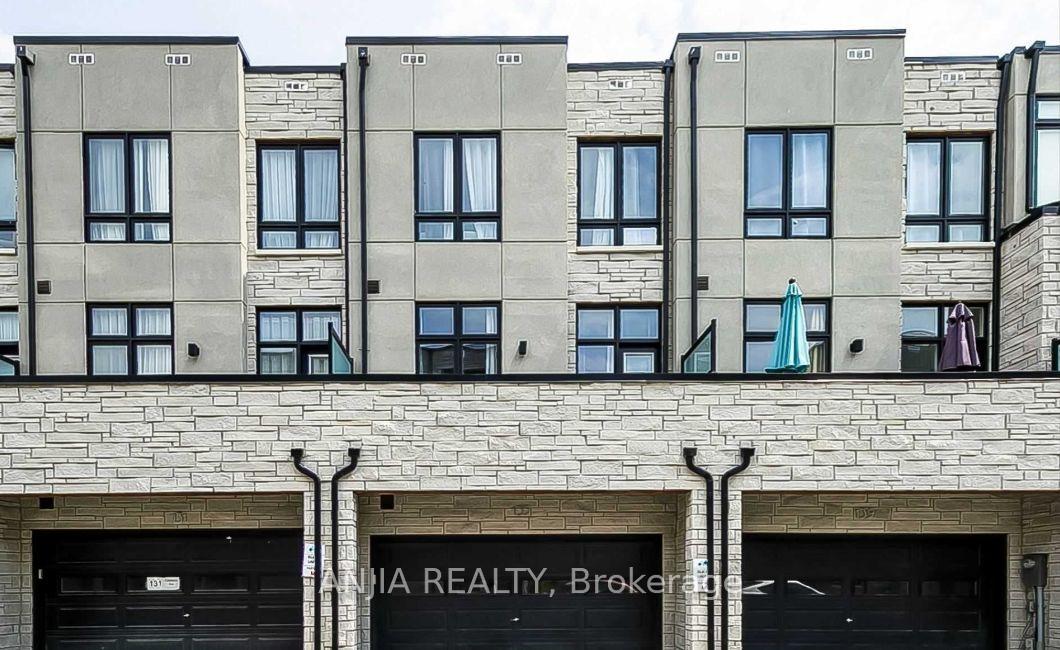 Photo 3 of 135 Carpaccio Avenue, Vaughan, Vellore Village — HOMEH