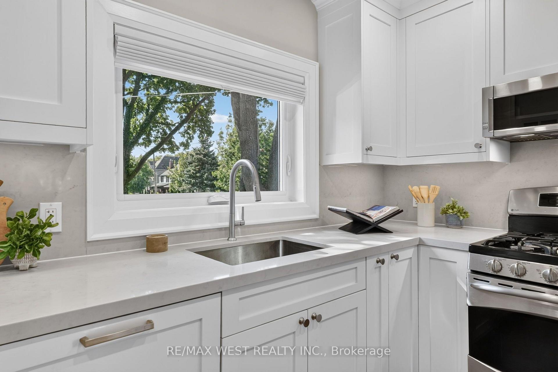 Photo 15 of 47 Deforest Road, Toronto, High Park-Swansea — HOMEH