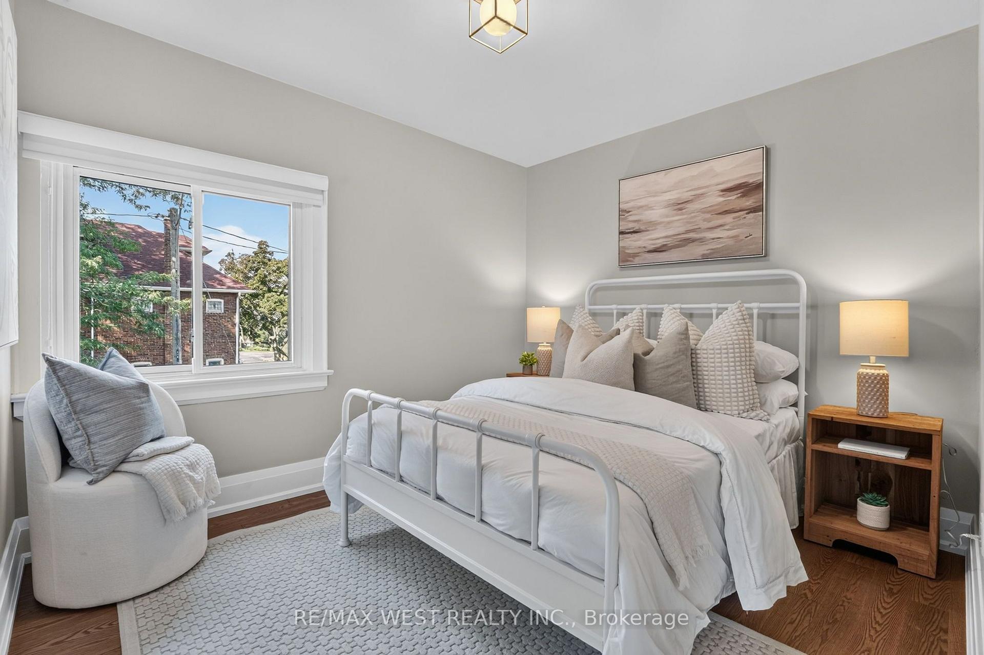 Photo 19 of 47 Deforest Road, Toronto, High Park-Swansea — HOMEH