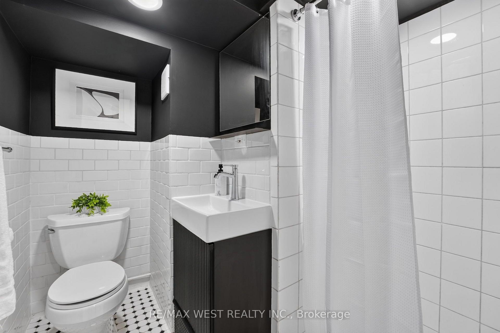 Photo 26 of 47 Deforest Road, Toronto, High Park-Swansea — HOMEH