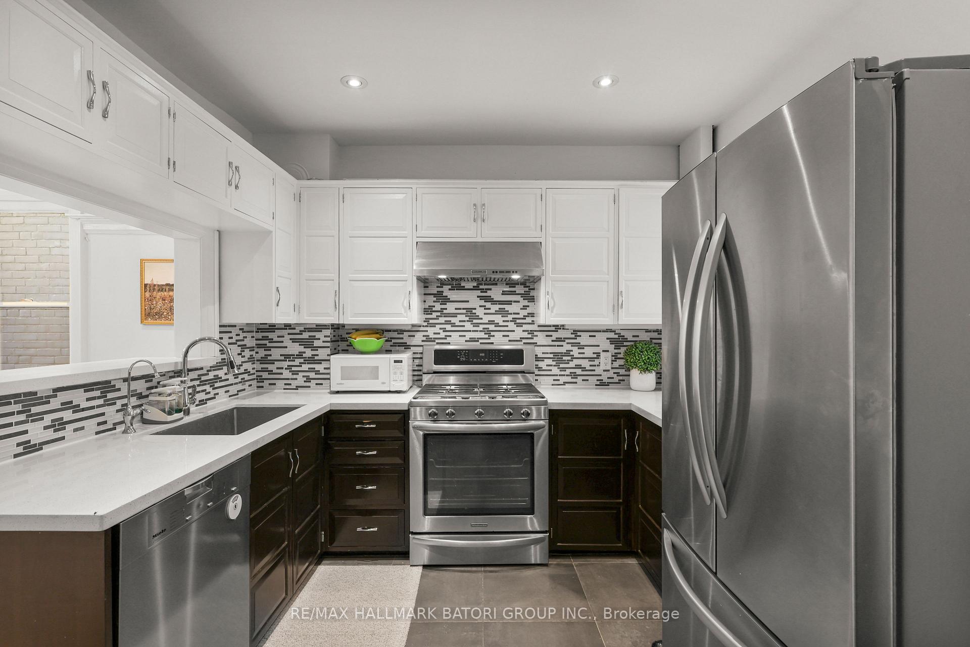 Photo 11 of 104 Orchard View Boulevard, Toronto, Yonge-Eglinton — HOMEH