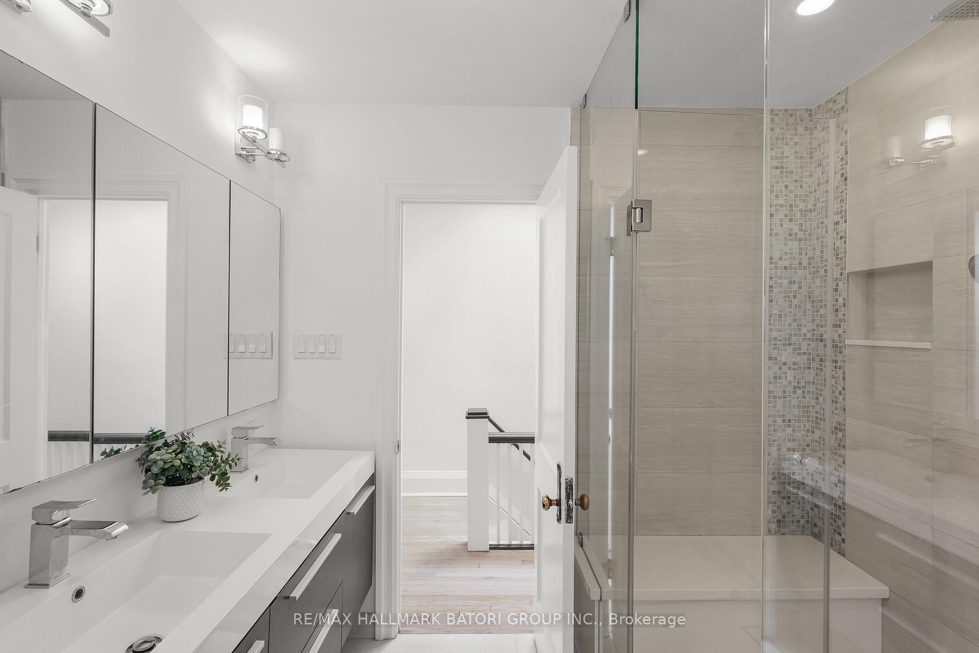 Photo 21 of 104 Orchard View Boulevard, Toronto, Yonge-Eglinton — HOMEH