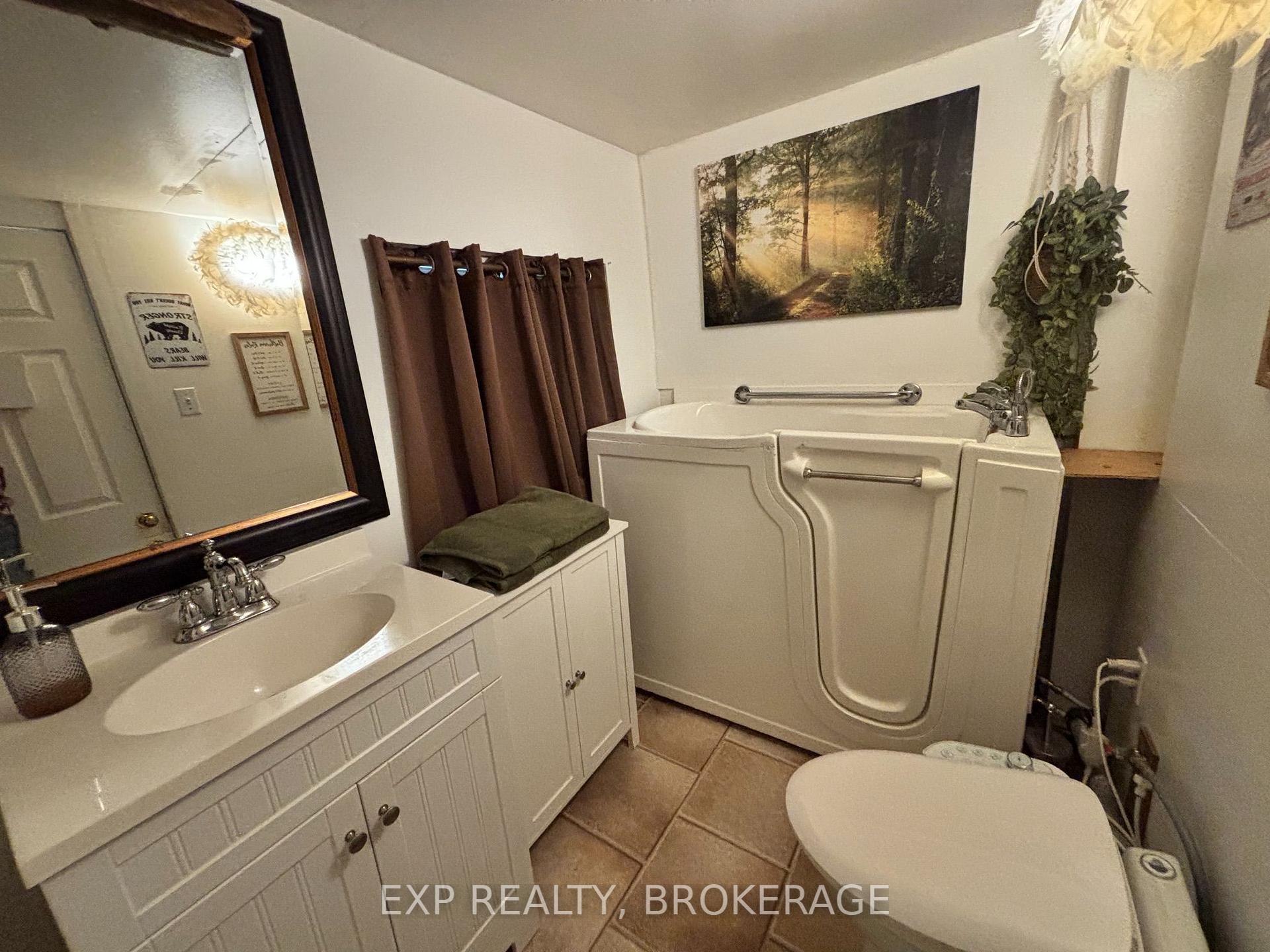 Photo 10 of 1256 Elm Tree Road, Frontenac, Frontenac Centre — HOMEH