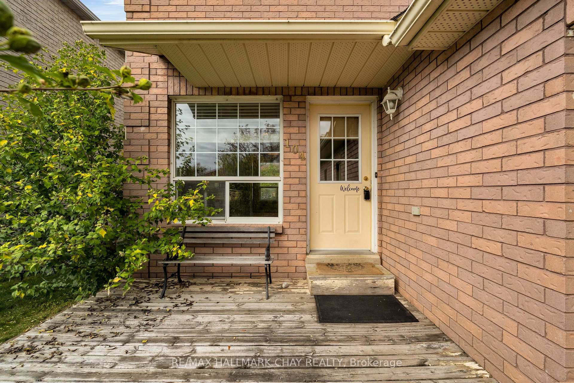Photo 2 of 104 Ferguson Drive, Barrie, Northwest — HOMEH