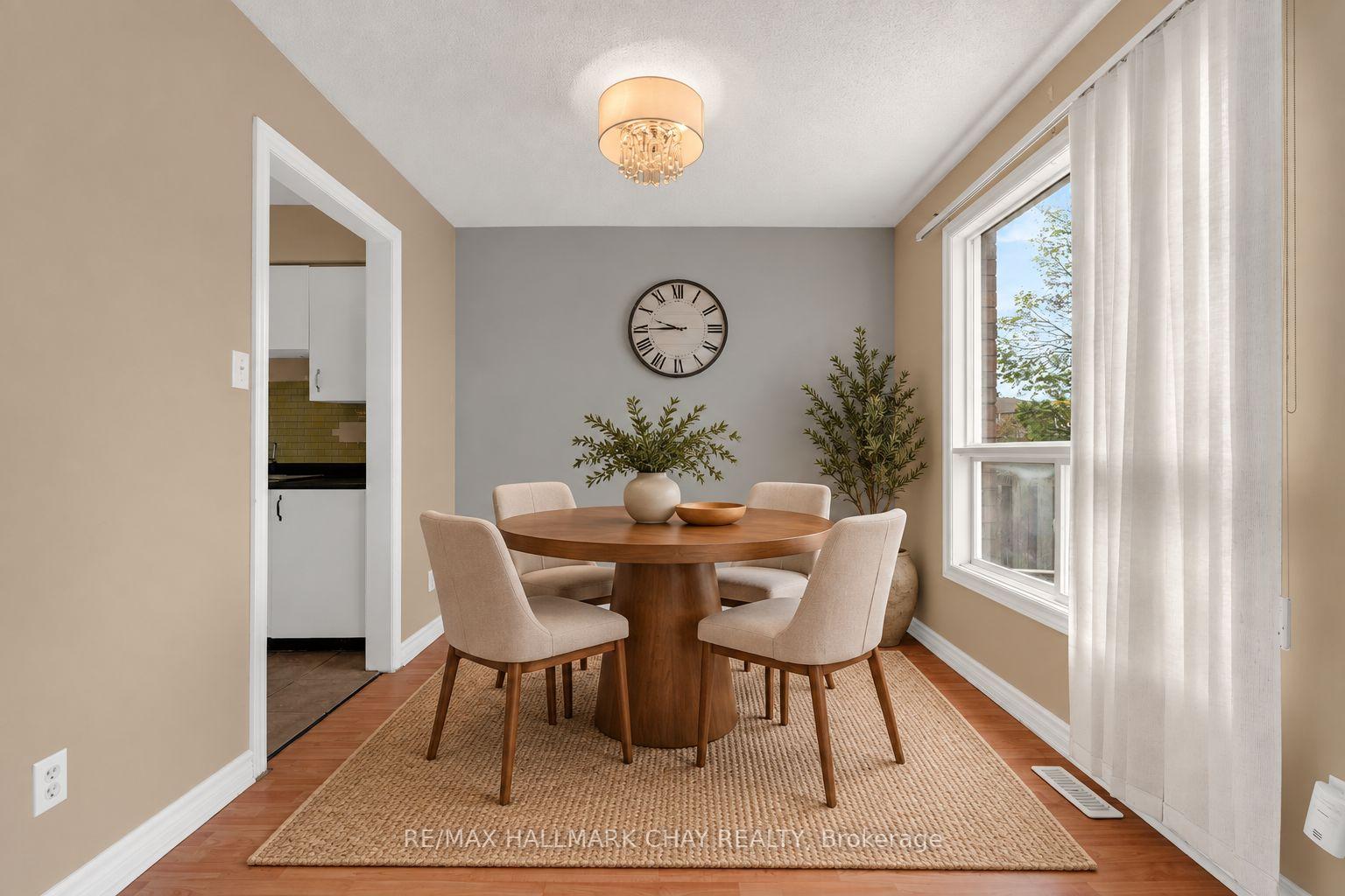 Photo 11 of 104 Ferguson Drive, Barrie, Northwest — HOMEH