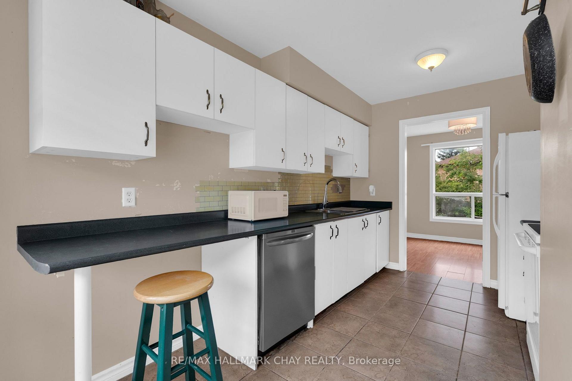 Photo 15 of 104 Ferguson Drive, Barrie, Northwest — HOMEH