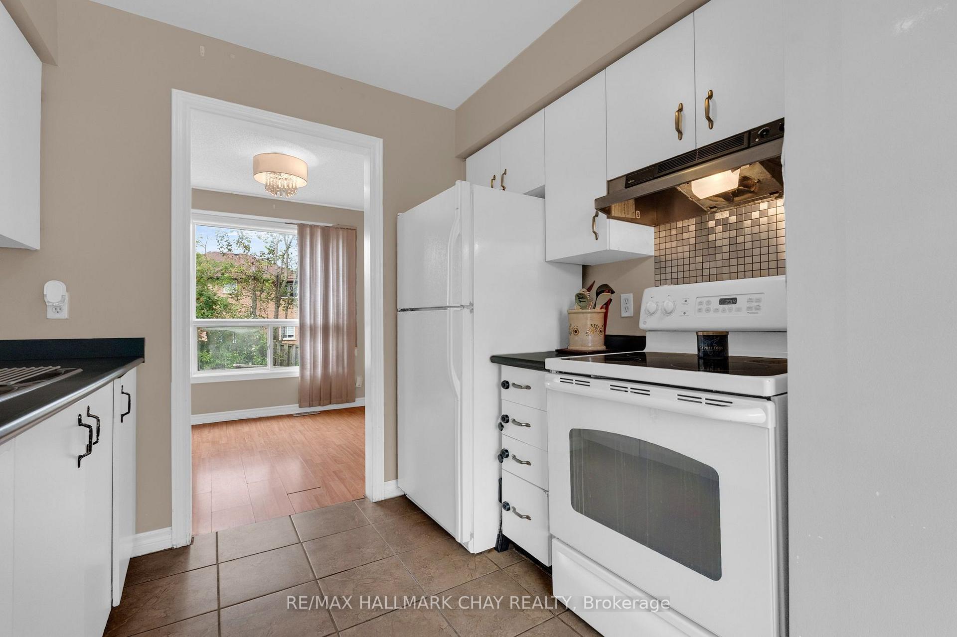 Photo 16 of 104 Ferguson Drive, Barrie, Northwest — HOMEH
