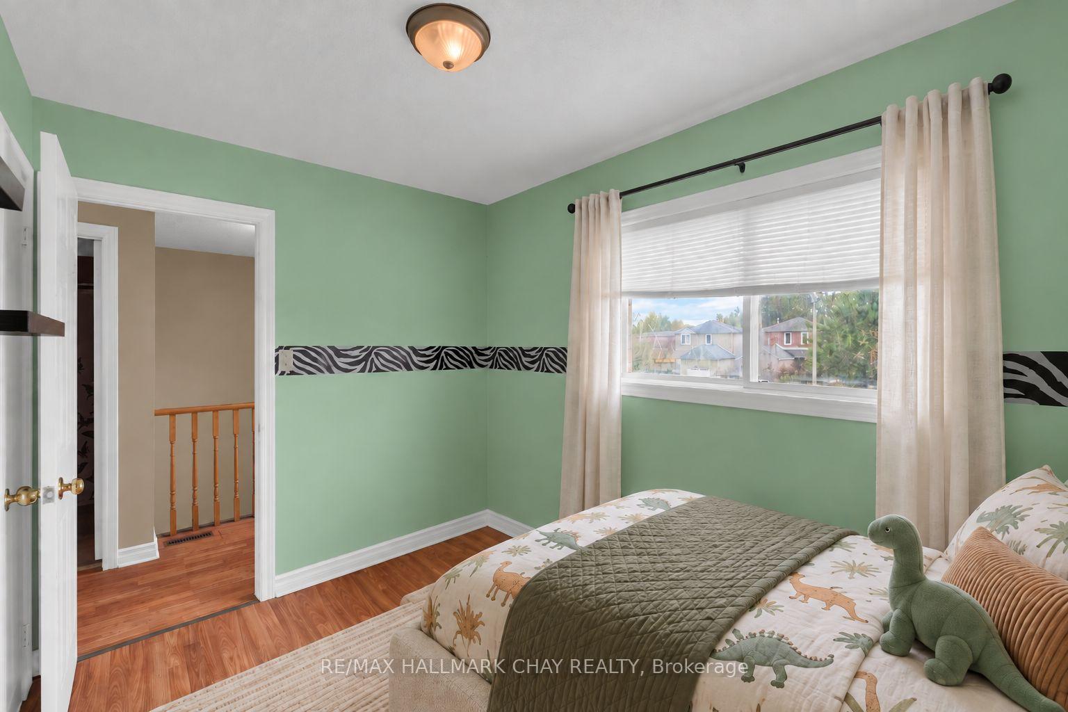 Photo 22 of 104 Ferguson Drive, Barrie, Northwest — HOMEH