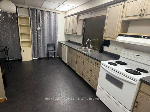 Photo 2 of 118 Kitchener Road, Scarborough, West Hill — HOMEH