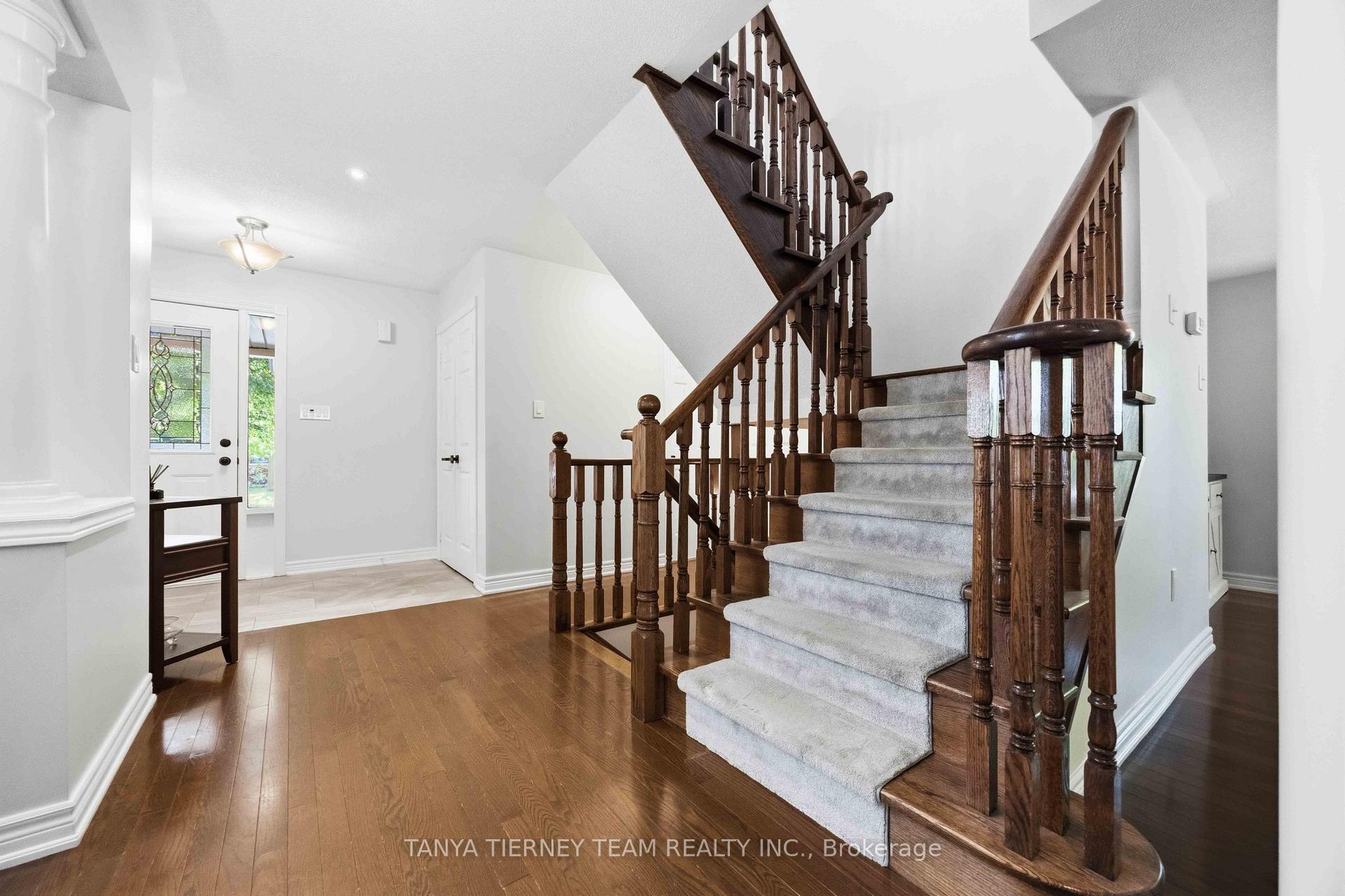 Photo 6 of 16 Waring Avenue, Whitby, Brooklin — HOMEH