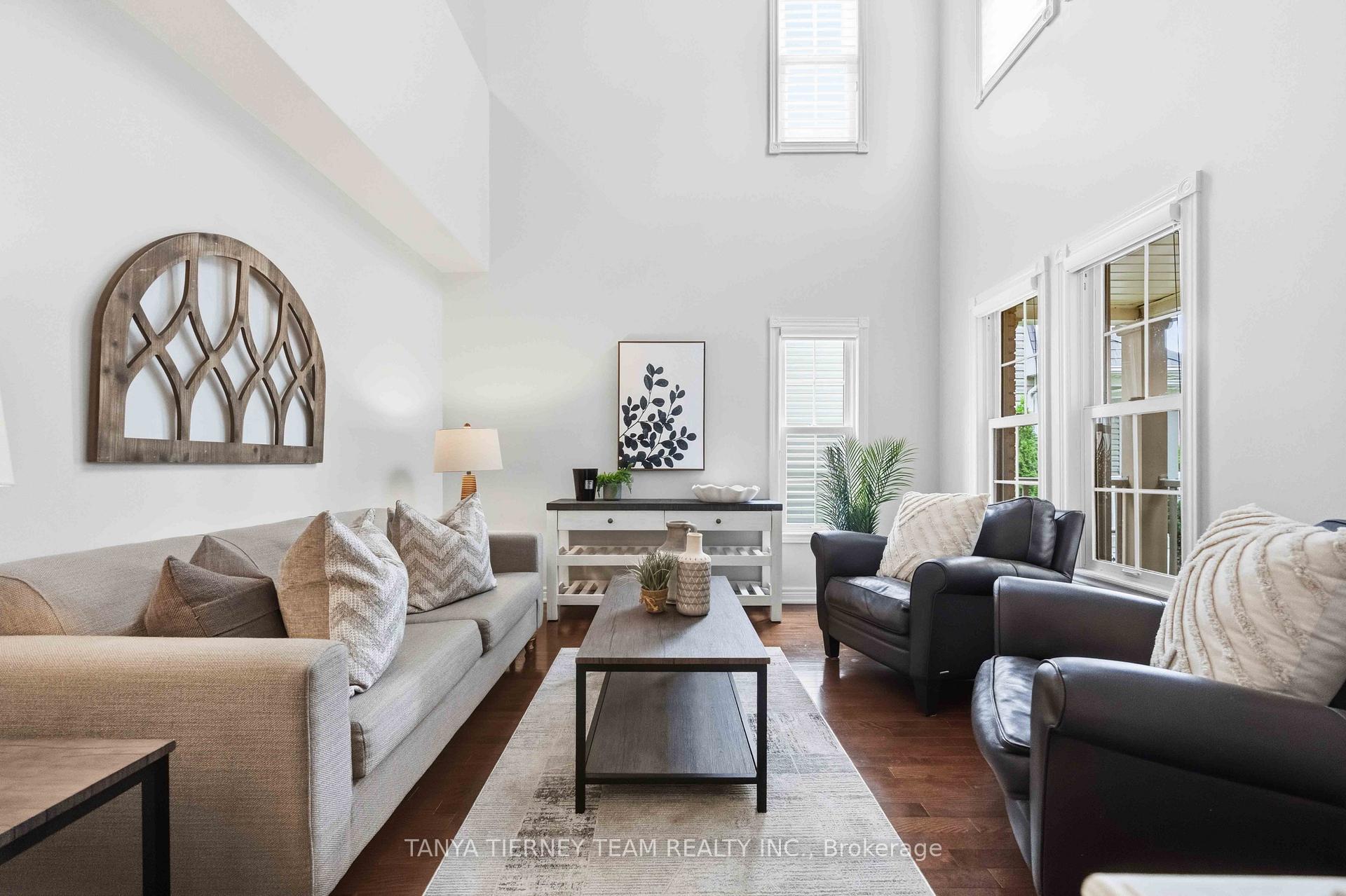 Photo 7 of 16 Waring Avenue, Whitby, Brooklin — HOMEH