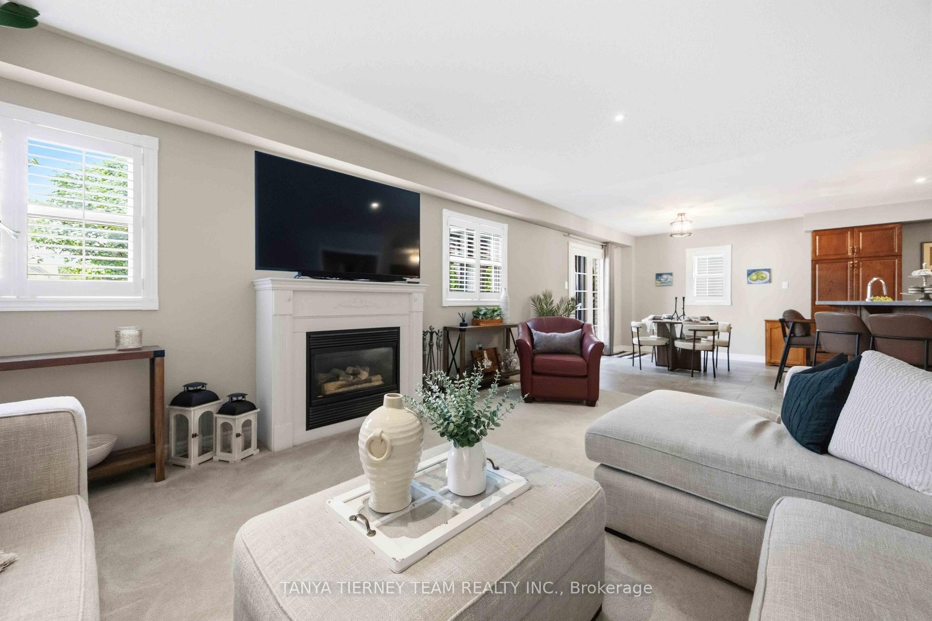 Photo 22 of 16 Waring Avenue, Whitby, Brooklin — HOMEH