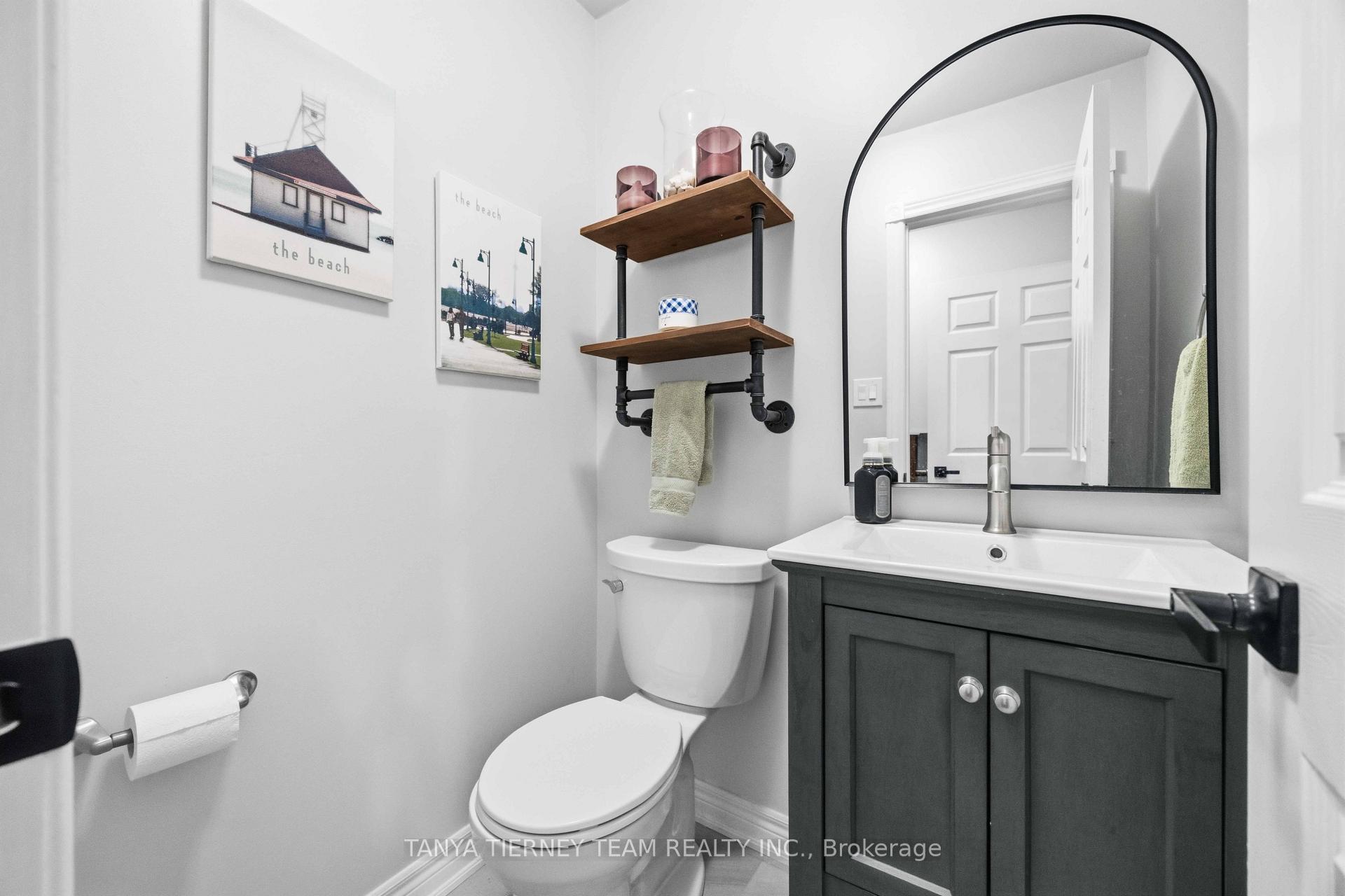 Photo 23 of 16 Waring Avenue, Whitby, Brooklin — HOMEH