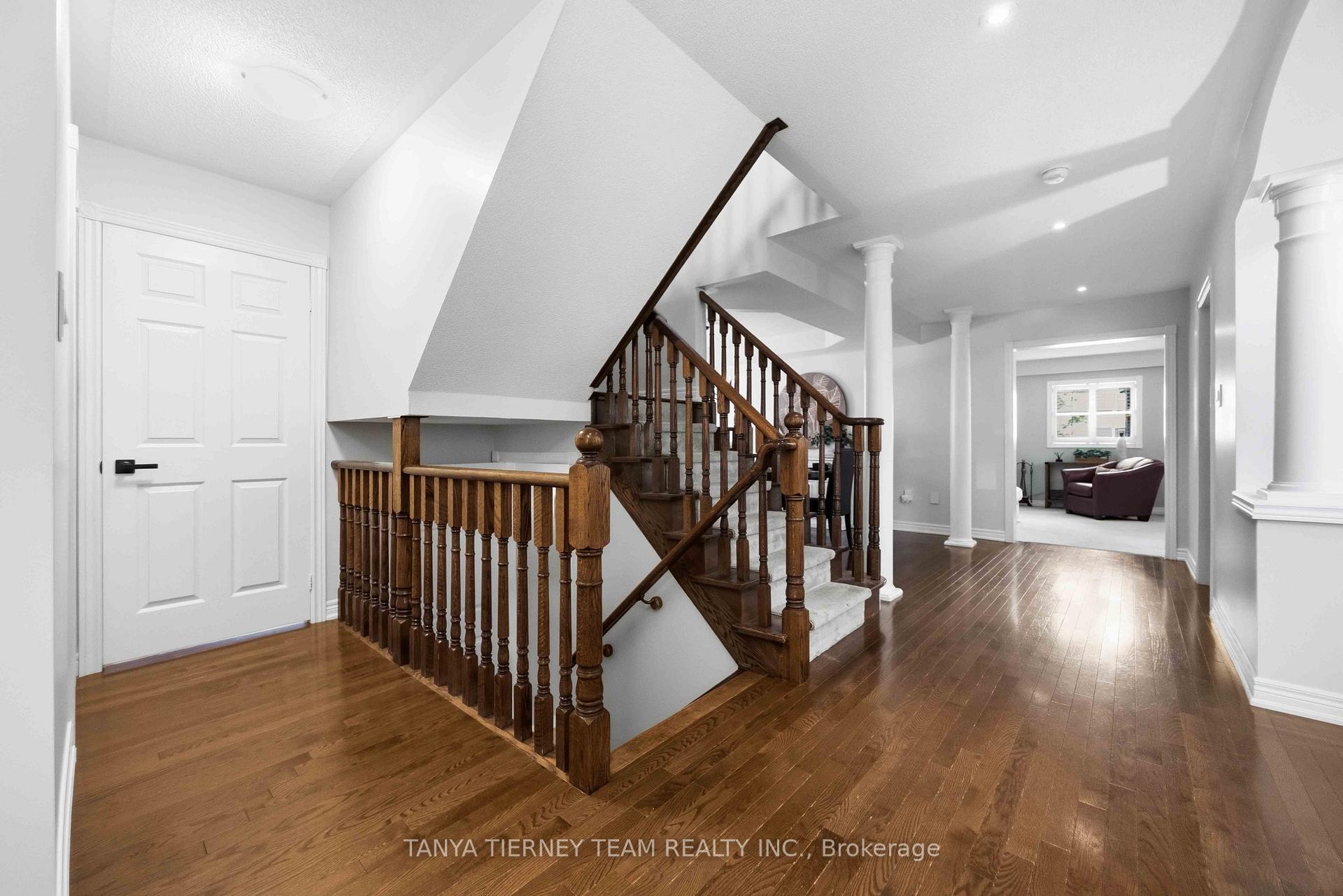 Photo 25 of 16 Waring Avenue, Whitby, Brooklin — HOMEH