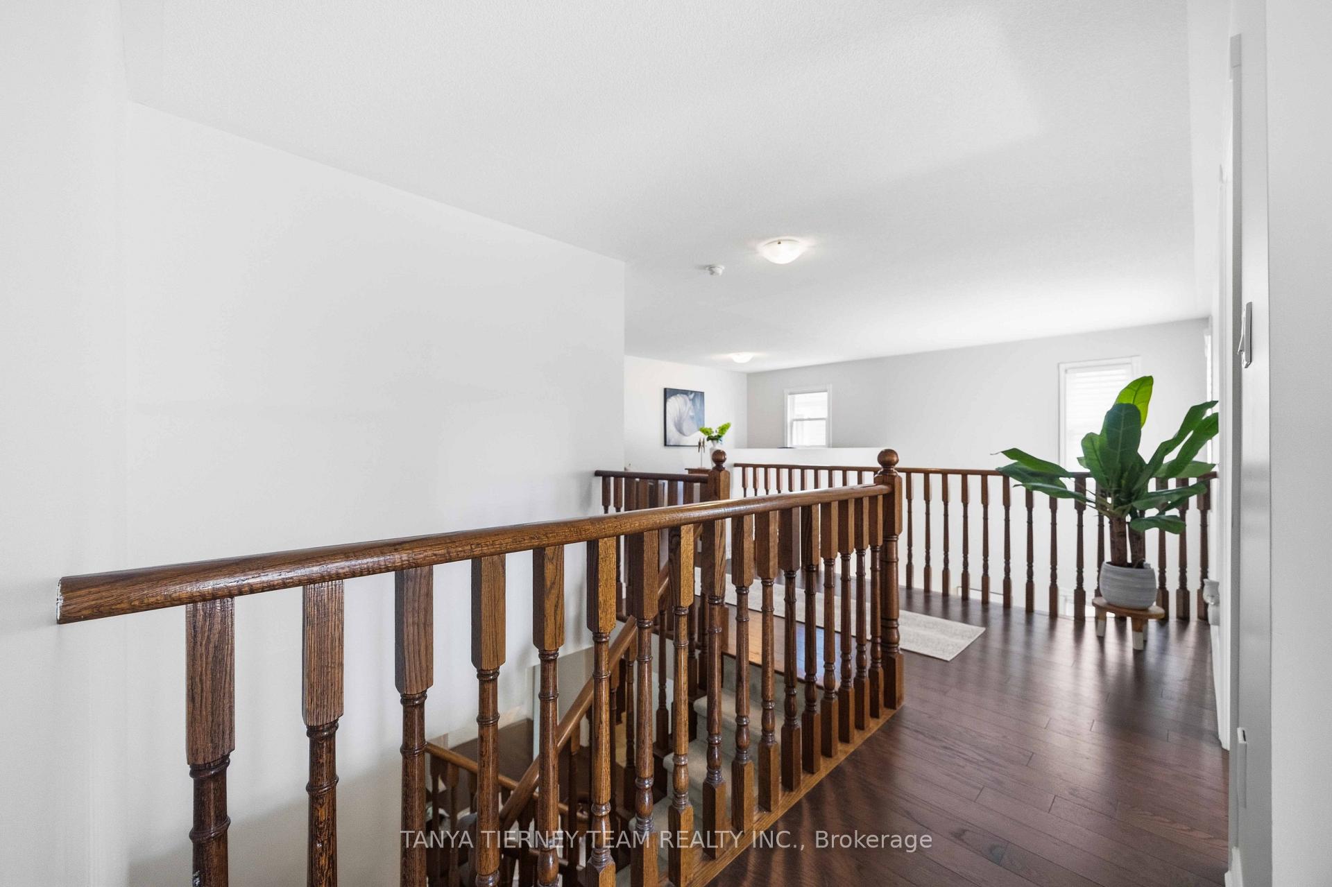 Photo 27 of 16 Waring Avenue, Whitby, Brooklin — HOMEH