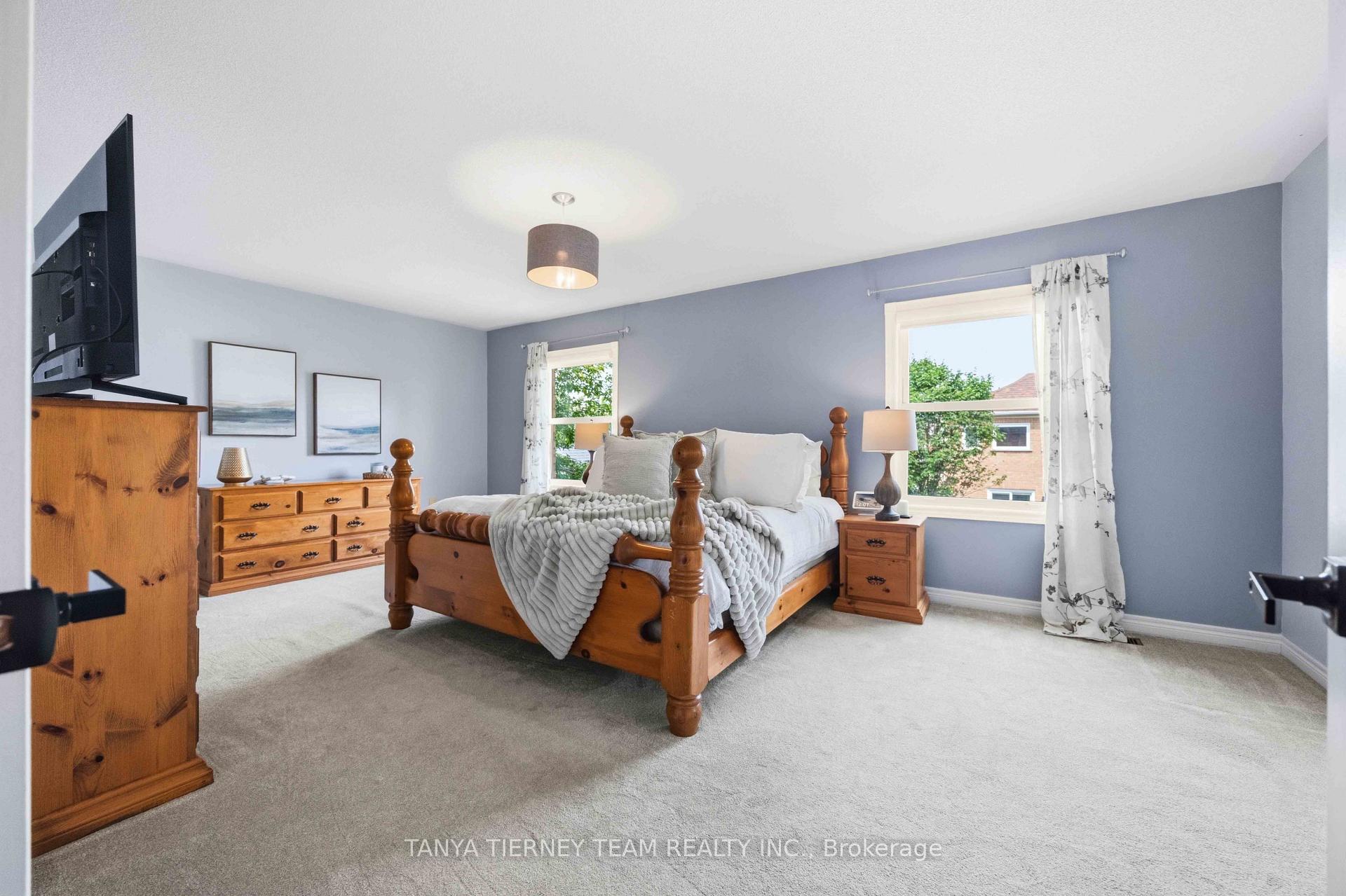 Photo 30 of 16 Waring Avenue, Whitby, Brooklin — HOMEH