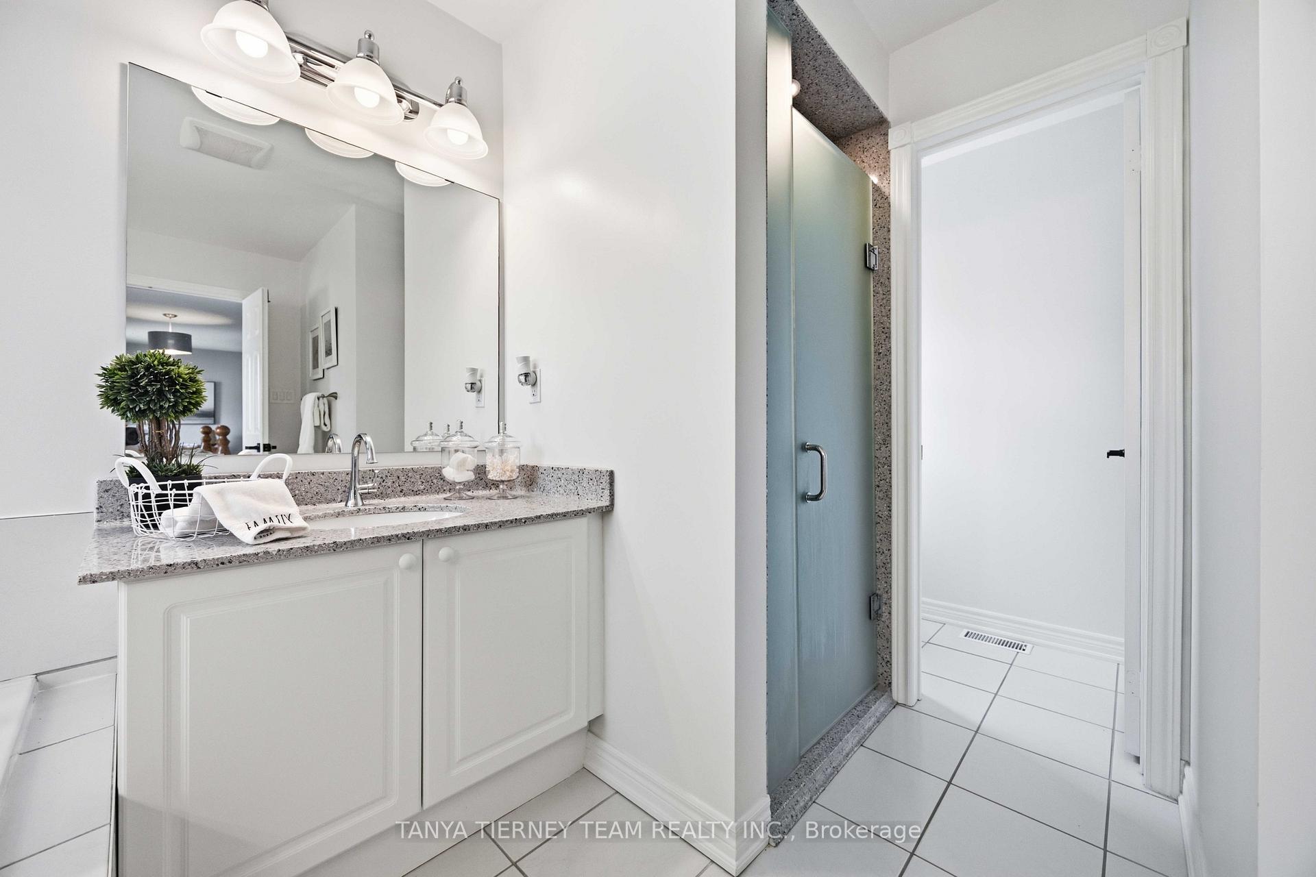 Photo 35 of 16 Waring Avenue, Whitby, Brooklin — HOMEH