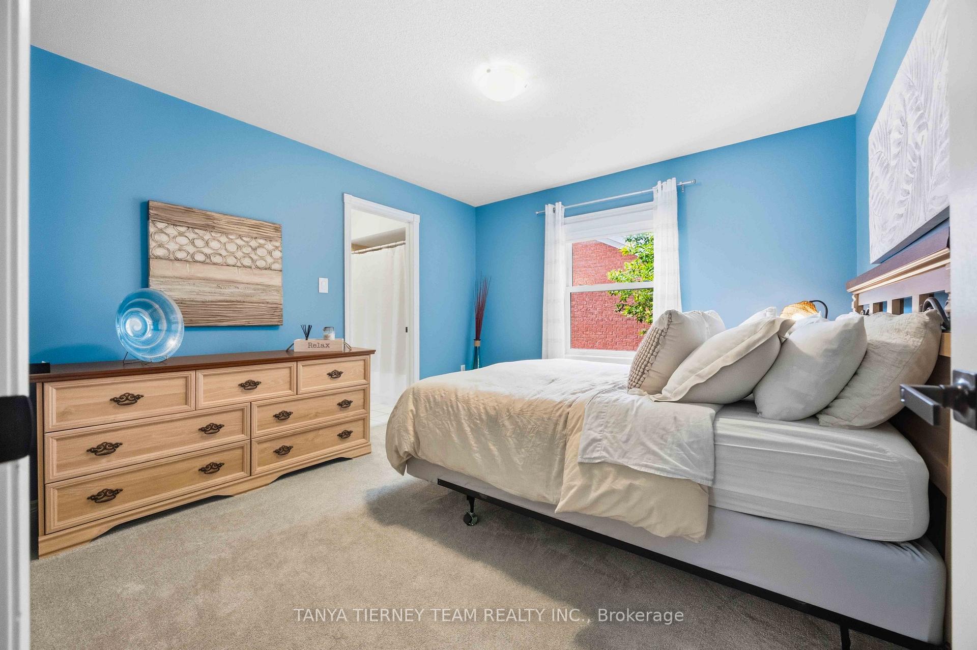 Photo 36 of 16 Waring Avenue, Whitby, Brooklin — HOMEH