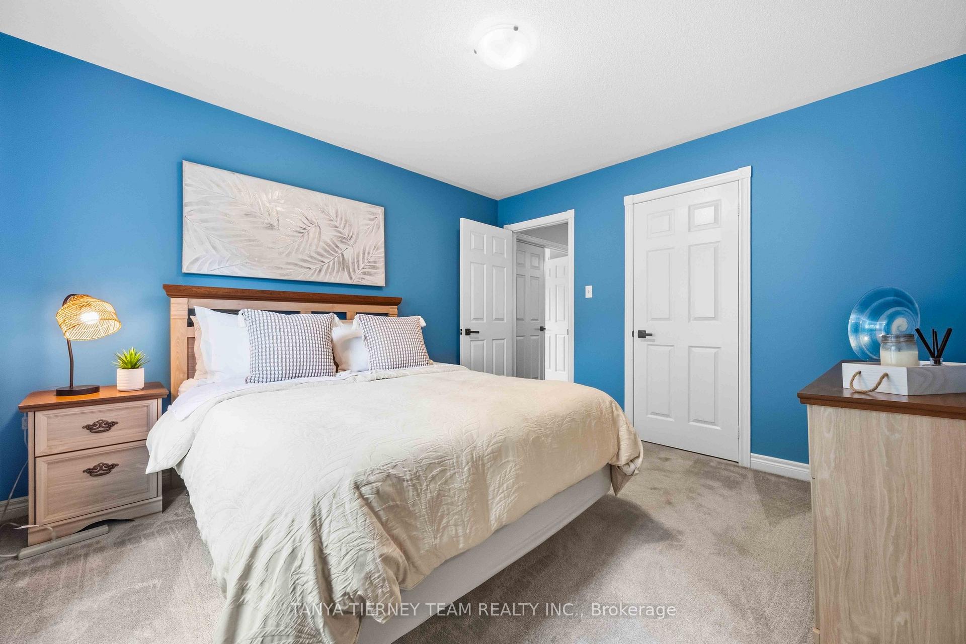 Photo 37 of 16 Waring Avenue, Whitby, Brooklin — HOMEH