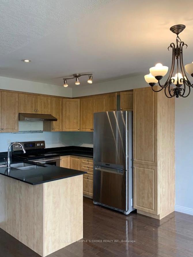 Photo 4 of 69 Bloomington Drive, Cambridge, Christopher-Champlain — HOMEH