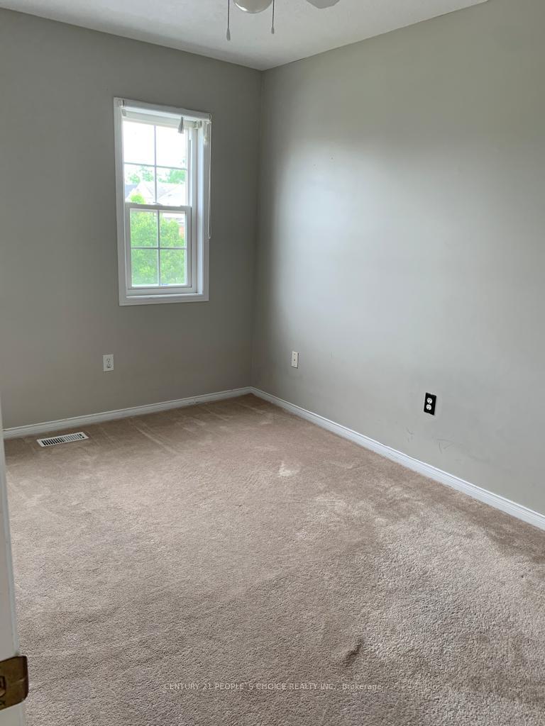 Photo 9 of 69 Bloomington Drive, Cambridge, Christopher-Champlain — HOMEH