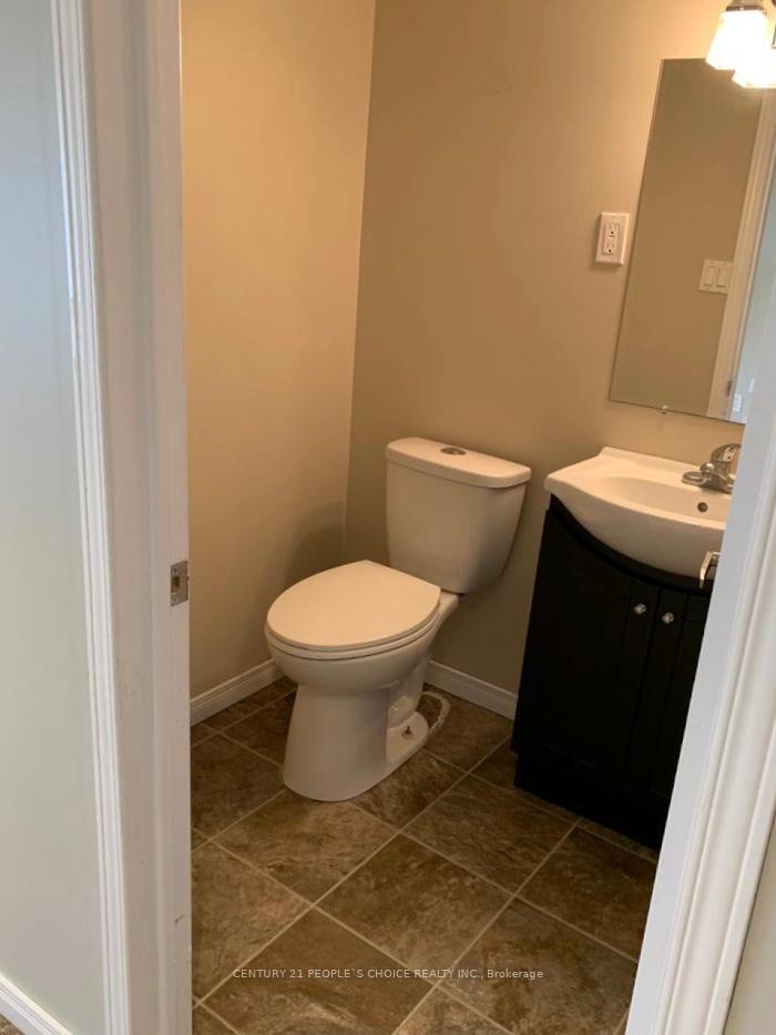 Photo 14 of 69 Bloomington Drive, Cambridge, Christopher-Champlain — HOMEH