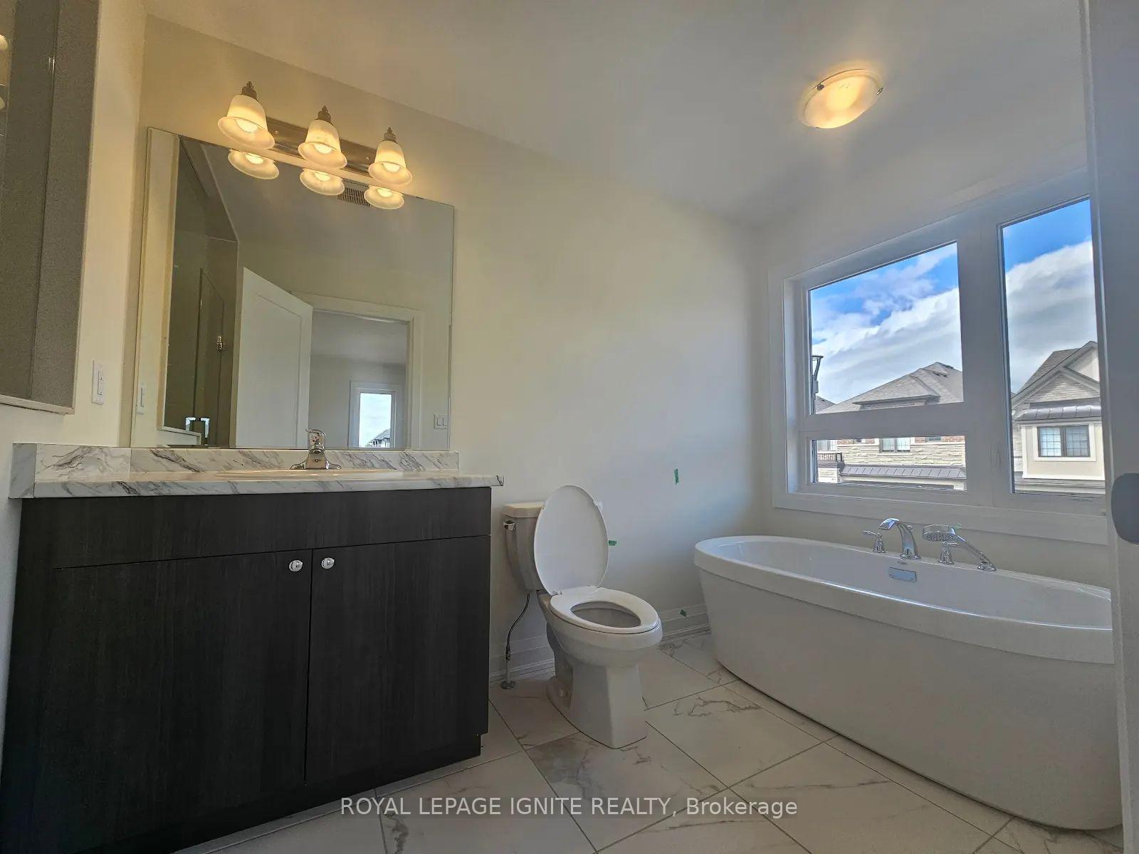 Photo 10 of 3250 Chimney Swift Crescent, Pickering, Rural Pickering — HOMEH