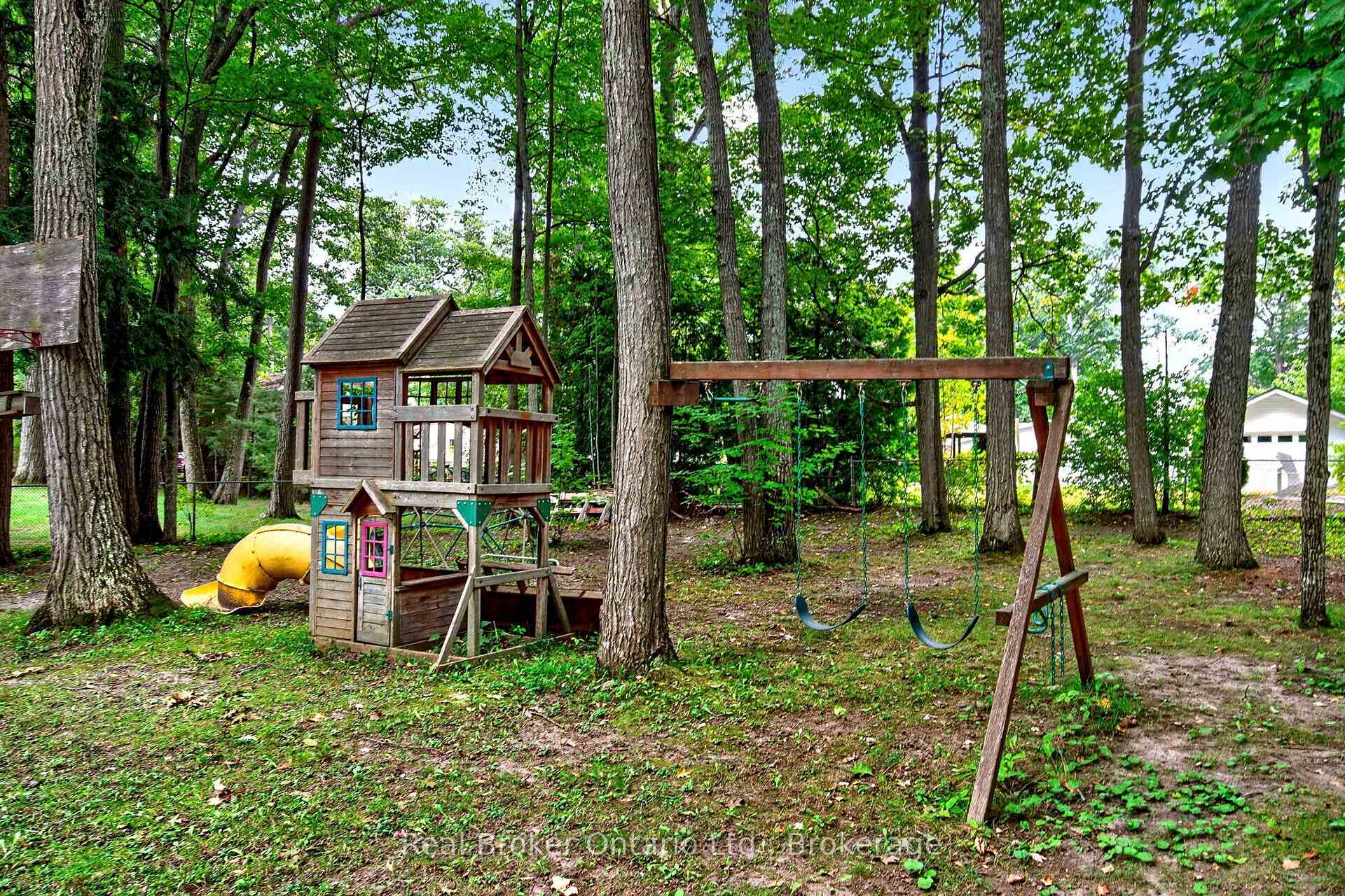Photo 27 of 16 Fredrick Avenue, Tiny, Rural Tiny — HOMEH