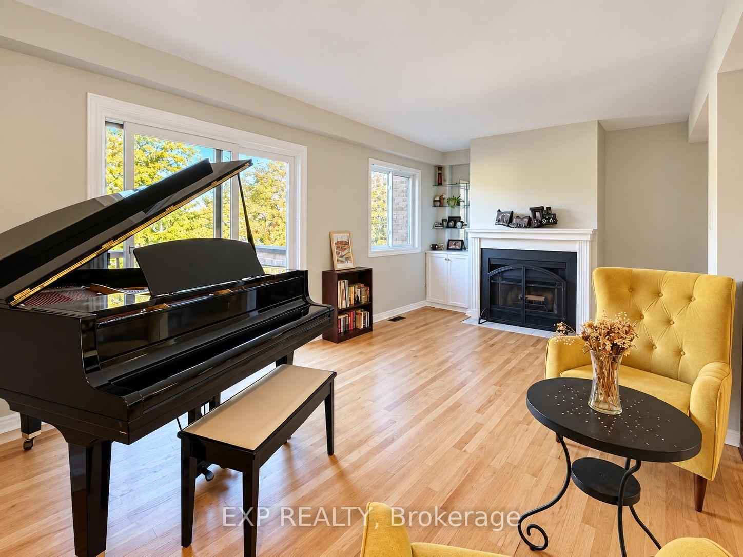 Photo 5 of 189 Dunbarton Court, Ottawa, Cardinal Glen — HOMEH