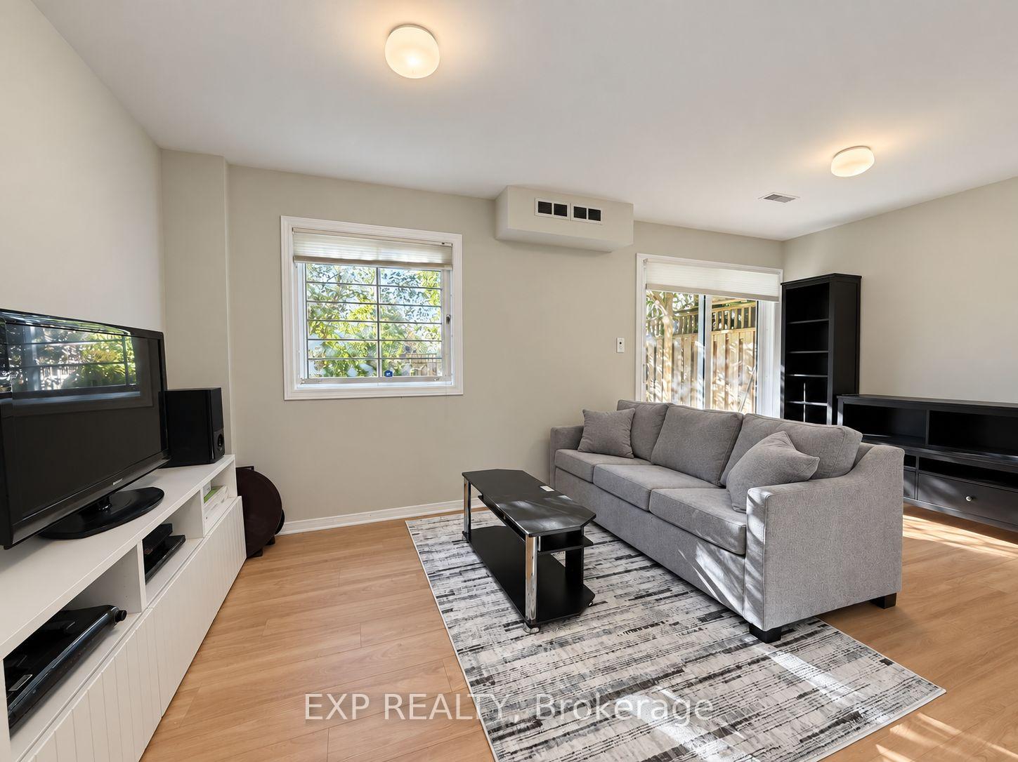 Photo 10 of 189 Dunbarton Court, Ottawa, Cardinal Glen — HOMEH
