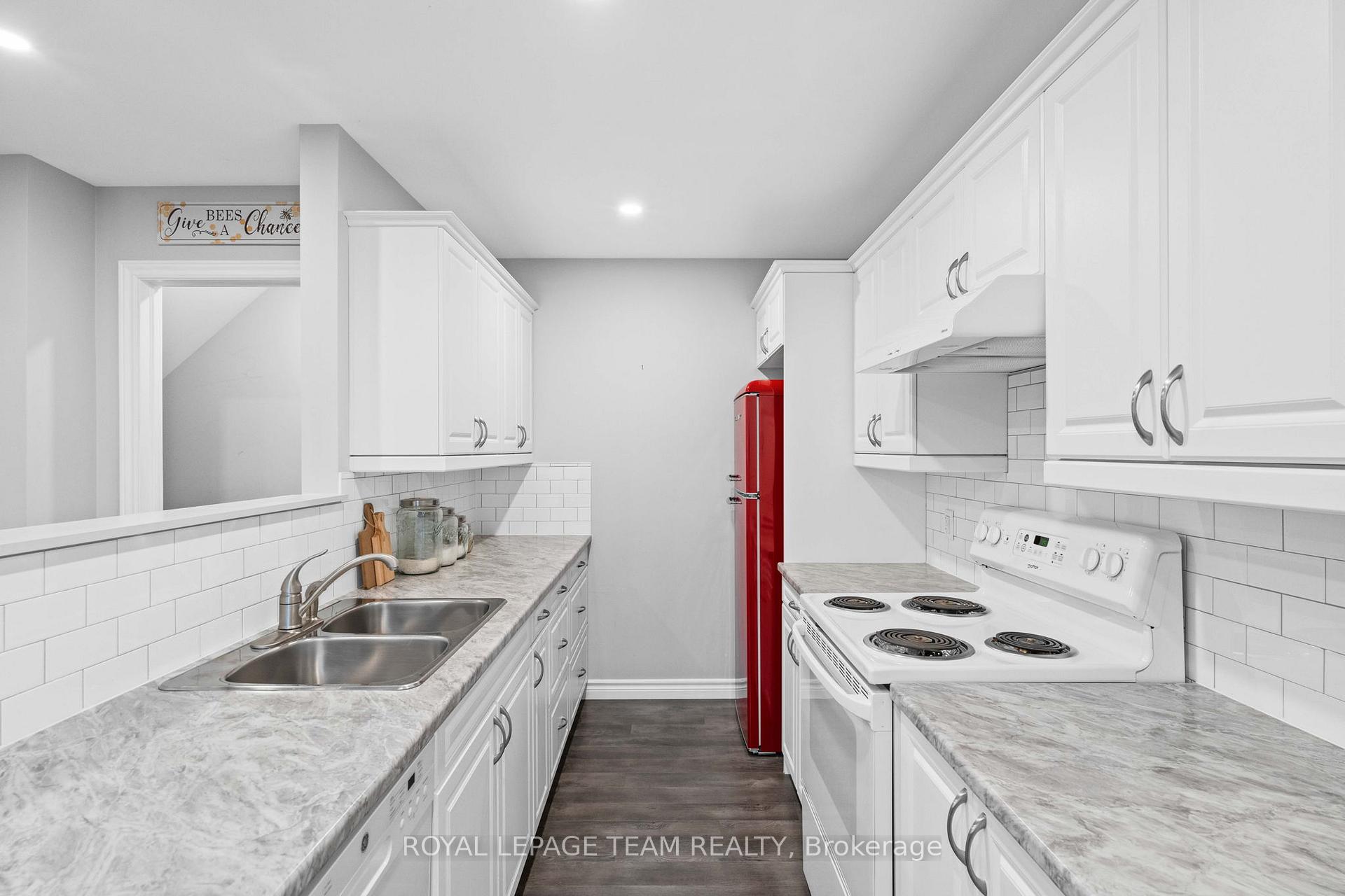 Photo 10 of 227 Roberta Crescent, Prescott, Prescott — HOMEH