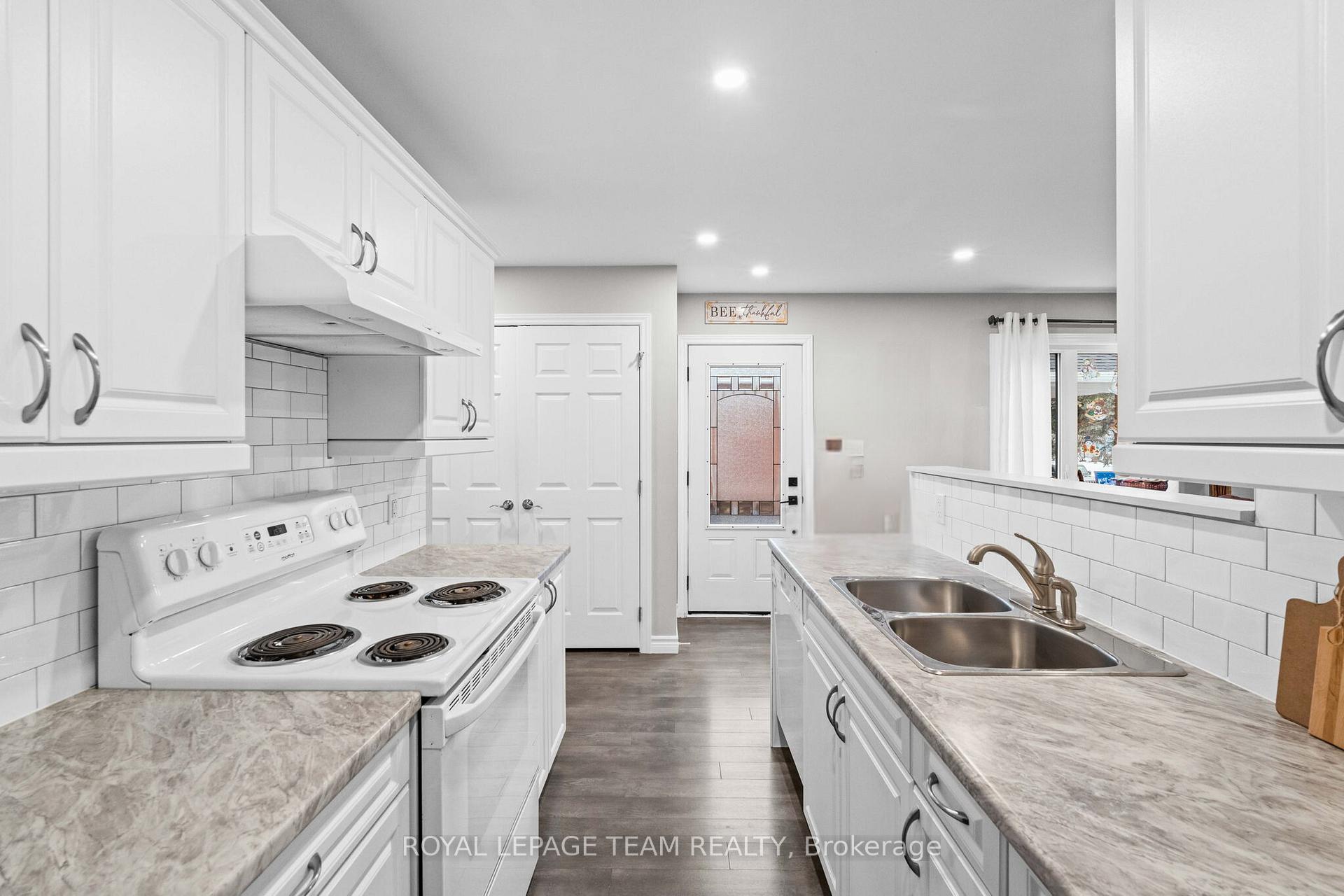 Photo 12 of 227 Roberta Crescent, Prescott, Prescott — HOMEH