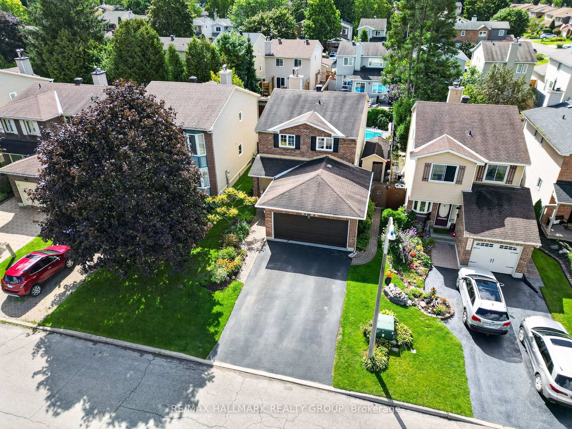 Photo 2 of 6109 Forestglen Crescent, Ottawa, Chapel Hill — HOMEH